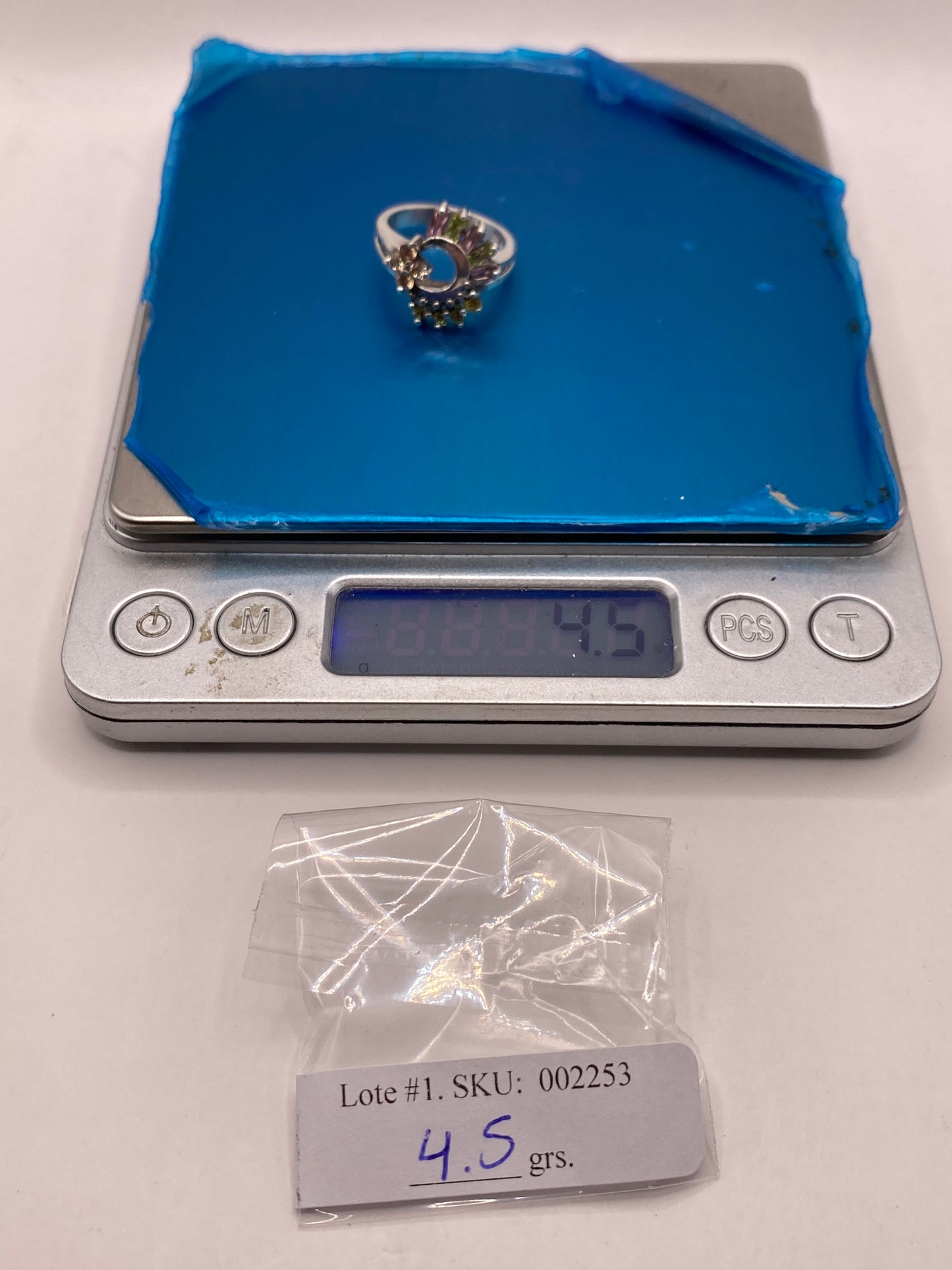 Anillo de Plata con Luna Creciente y Circonias Multicolor — Coctel