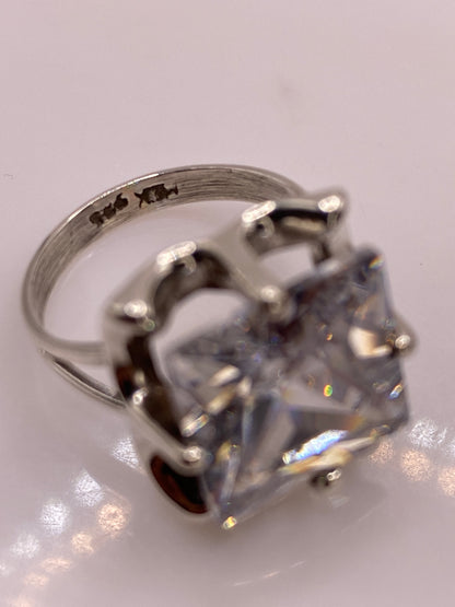 Anillo de Plata Solitario con Circonia Blanca — Brillo Diamante
