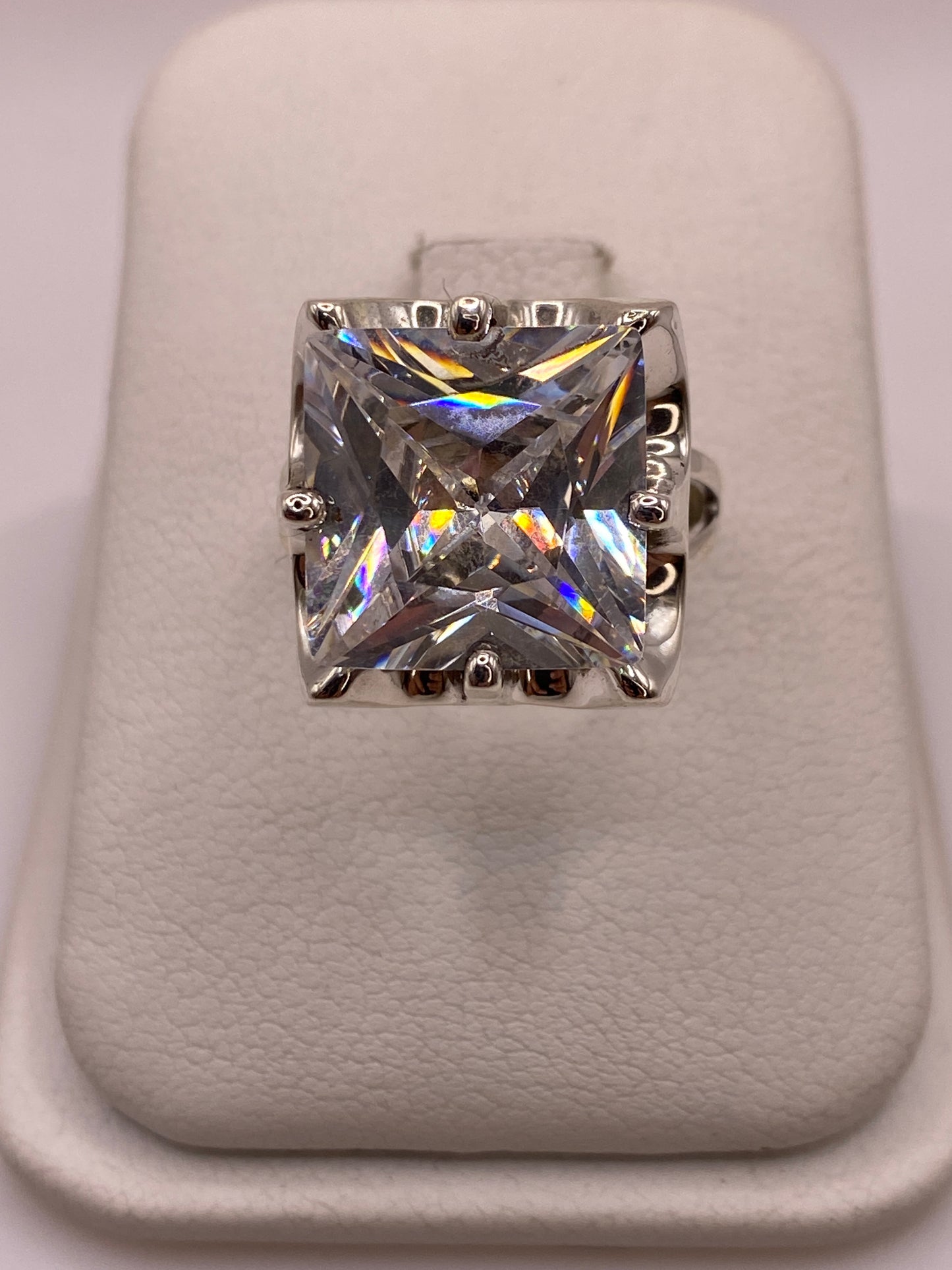 Anillo solitario de plata .925 con circonia blanca cuadrada, frente 12 mm