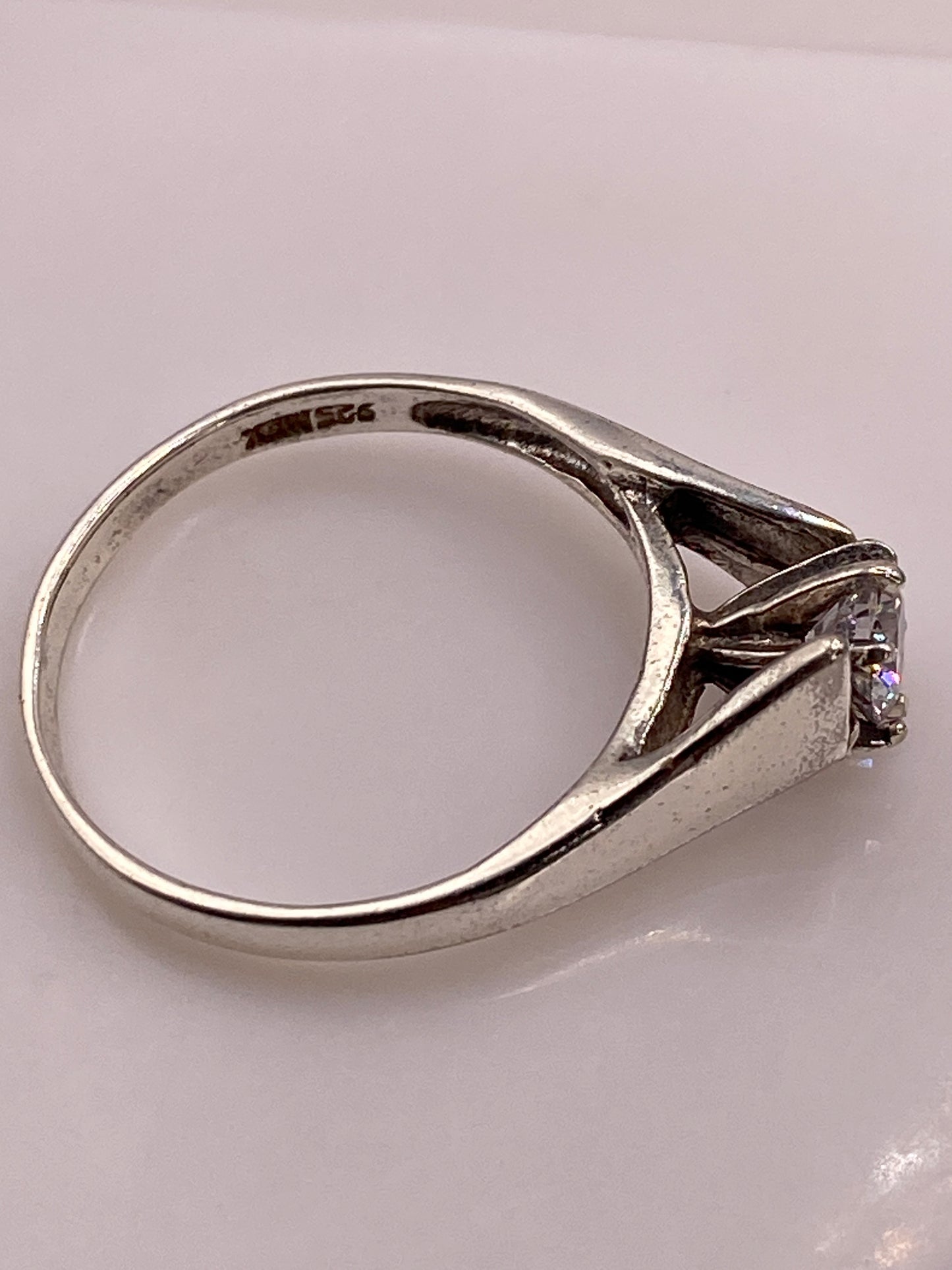 Anillo Solitario de Plata con Circonia Blanca — Diseño Clásico — foto 6