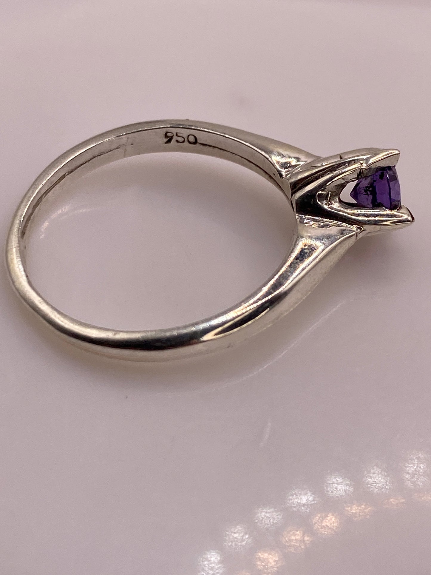 Anillo Solitario de Plata .950 con Circonia Púrpura — foto 5