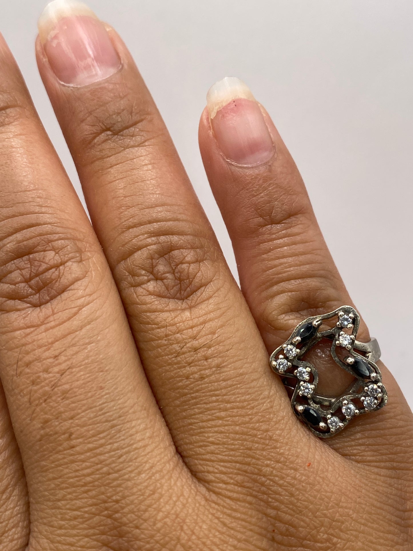 Anillo de Plata Vintage con Circonias Blancas y Negras — foto 5