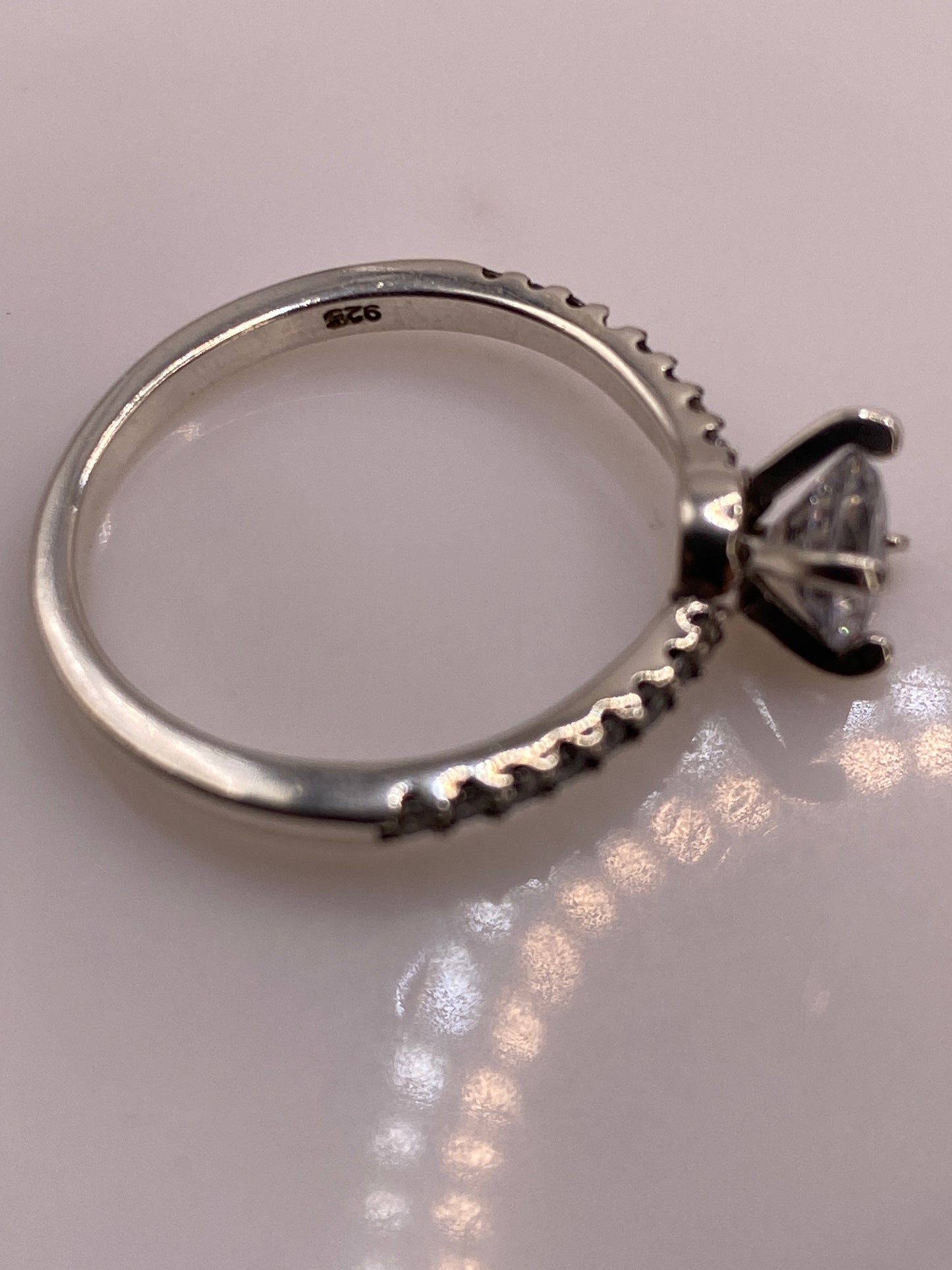 Anillo de Plata Solitario con Circonia Blanca — Diseño Clásico — foto 5
