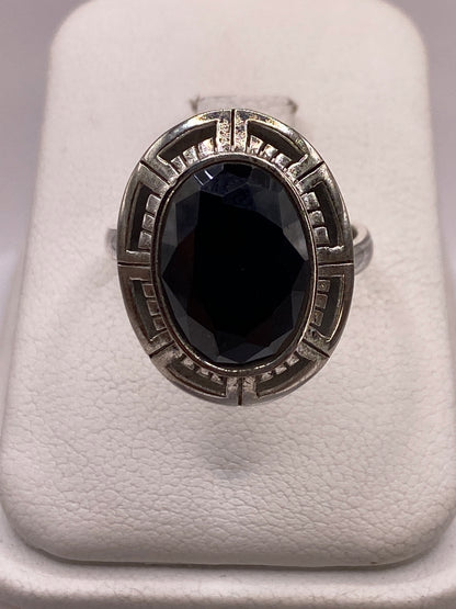 Anillo de plata oval vintage con circonia negra facetada, diseño art déco grabado a mano