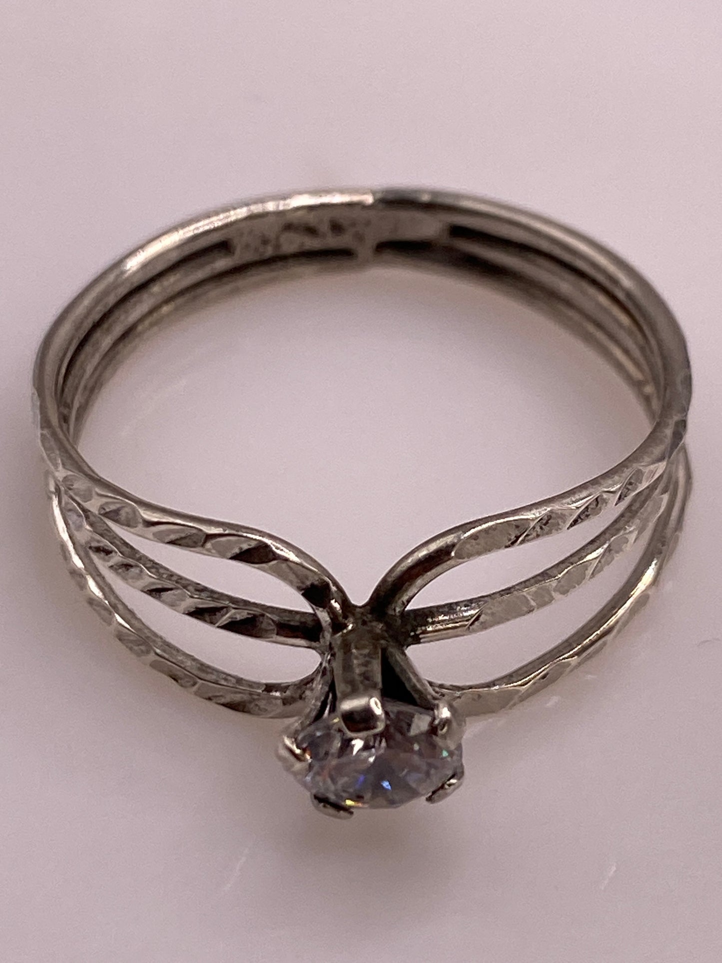 Anillo de Plata Solitario con Circonia Blanca — Elegancia Atemporal — foto 5