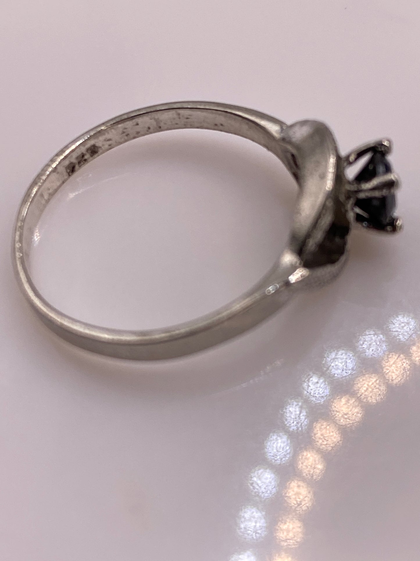 Anillo Solitario Plata .925 con Circonia Negra — Elegancia Pura — foto 5
