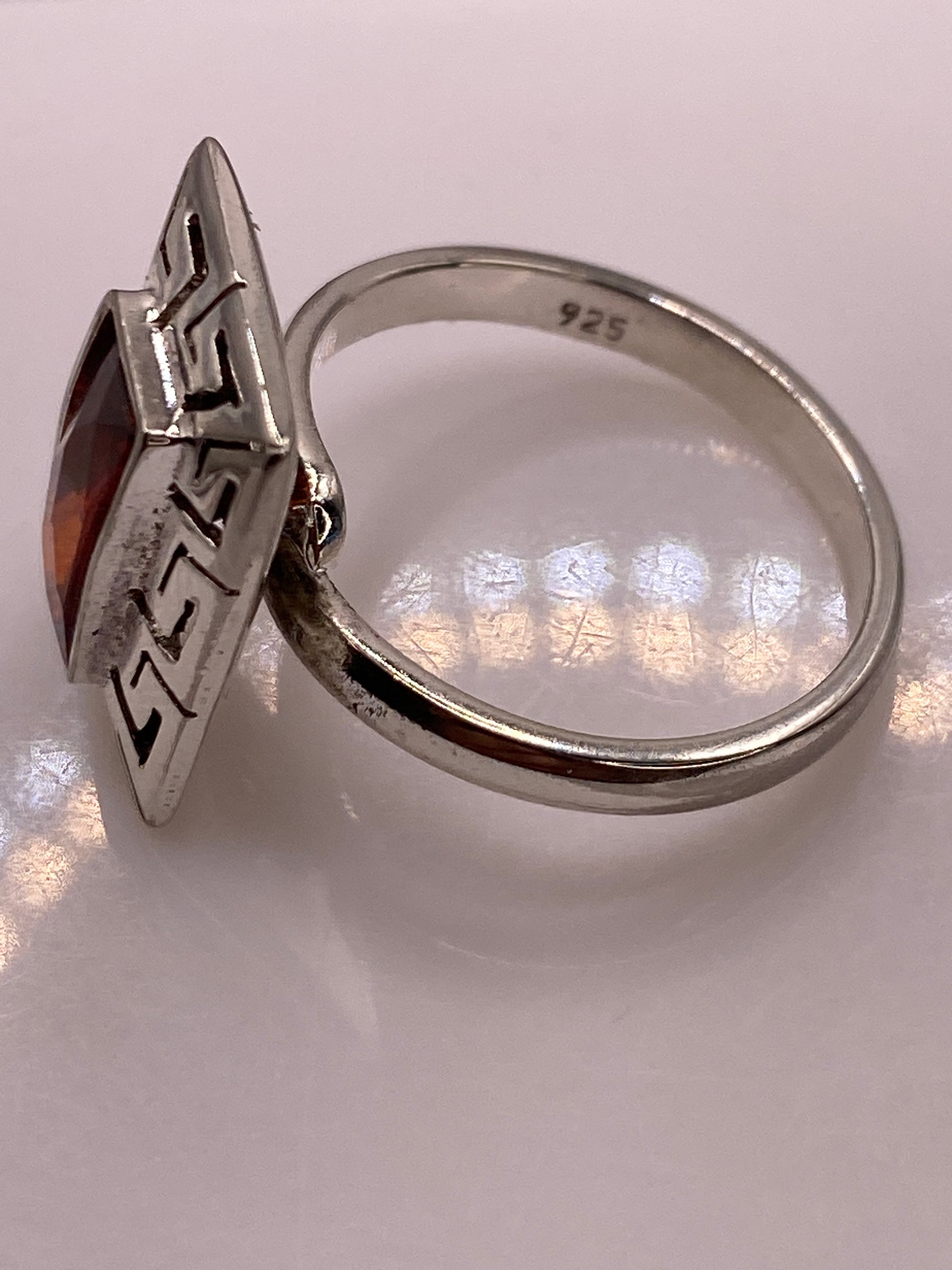 Anillo Prehispánico de Plata .925 con Circonia Roja — Ajustable — foto 5