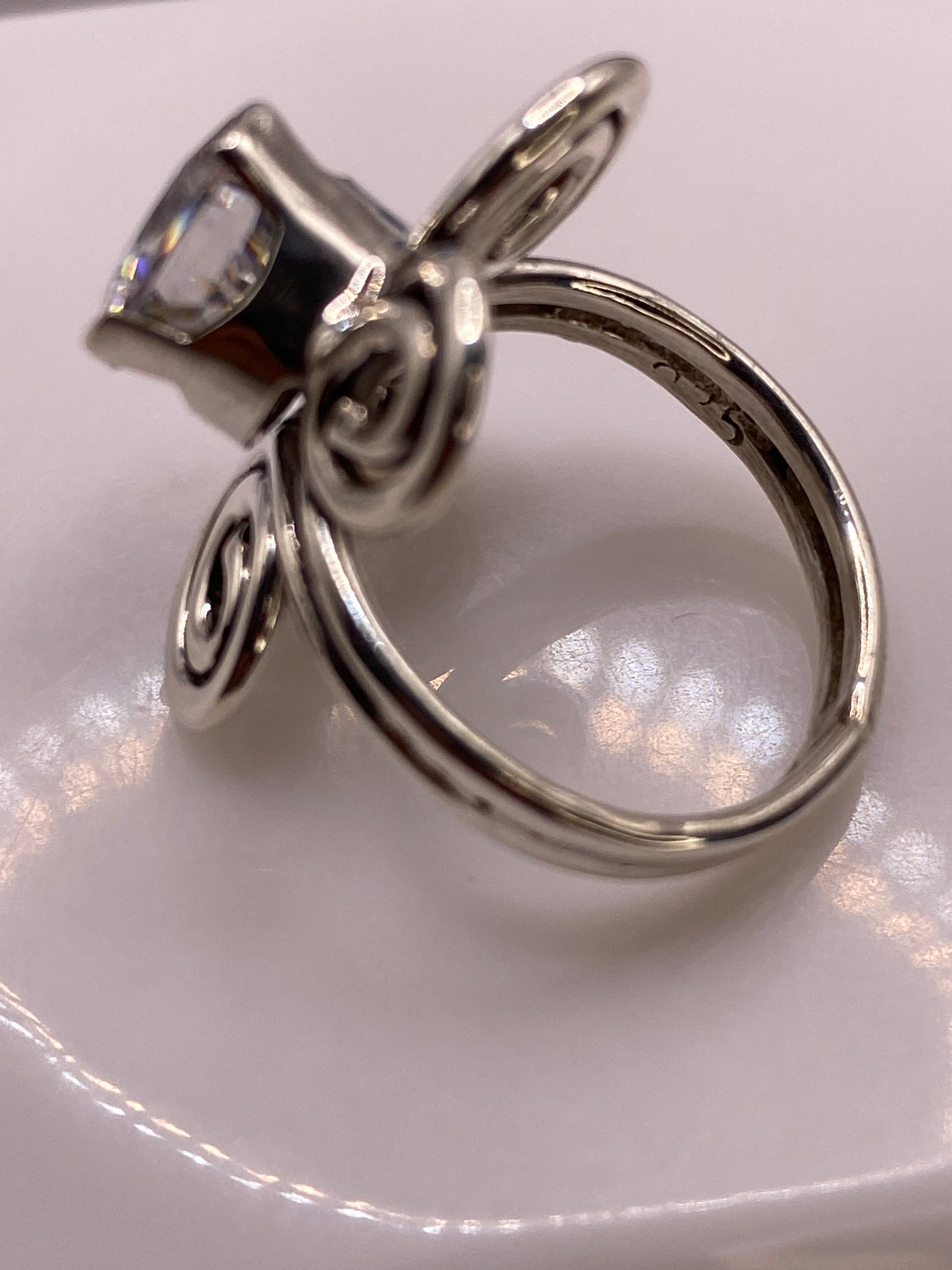 Anillo de Plata .925 con Circonia Cristalina — Solitario Elegante — foto 5