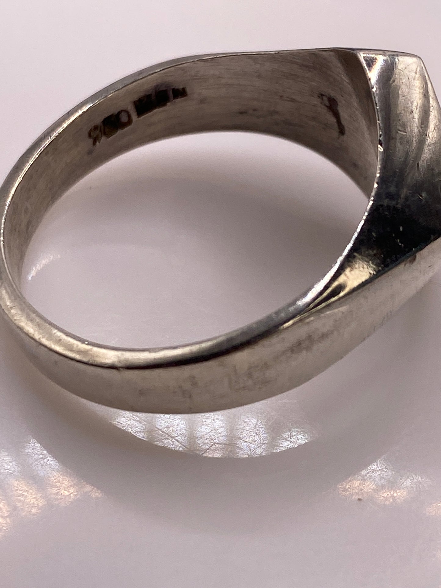 Anillo de Plata .950 con Ópalo de Fuego Verde Limón — Solitario Masivo — foto 5