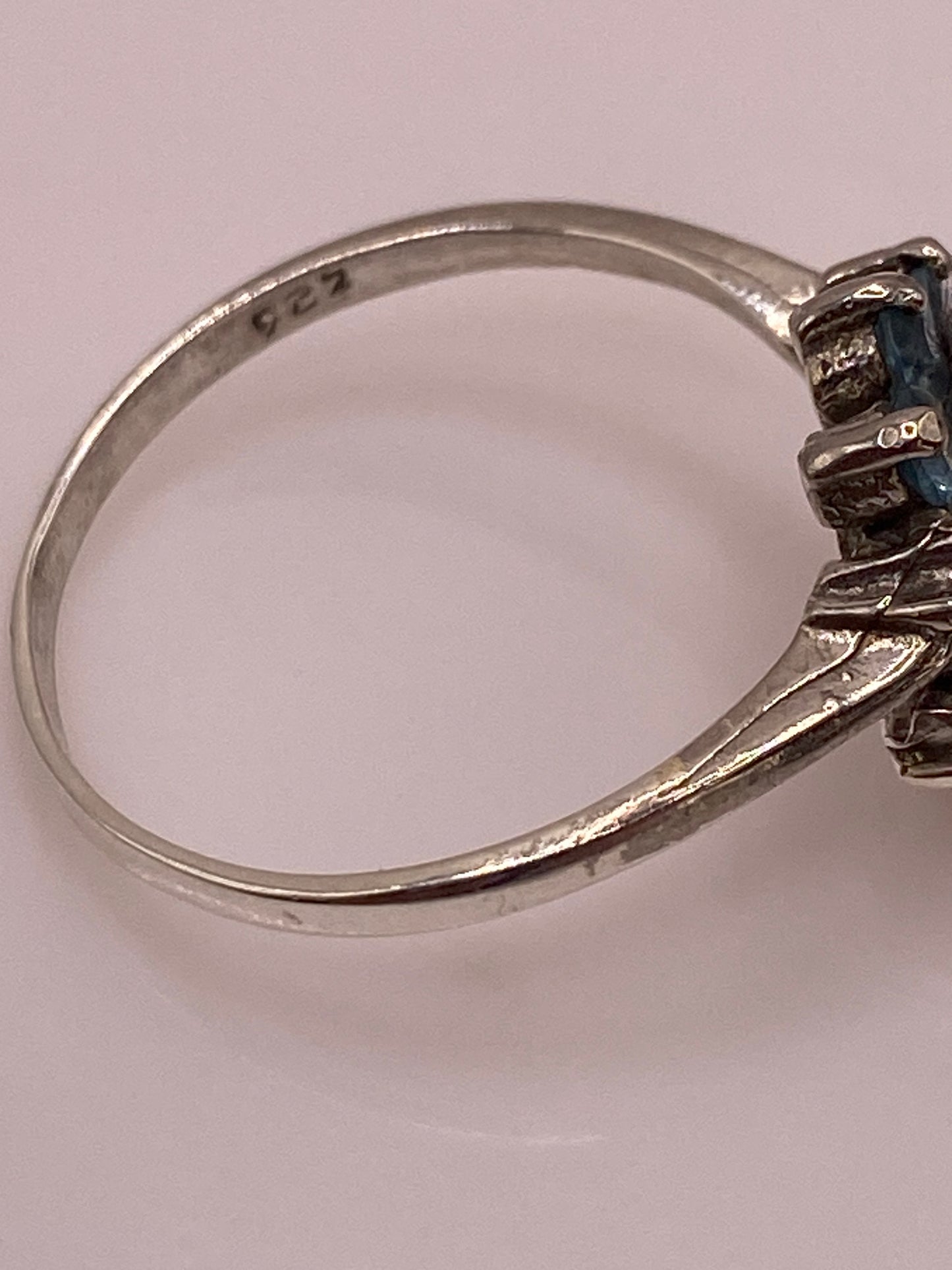 Anillo de Plata Solitario con Circonia Azul Cielo — Elegancia Clásica — foto 5