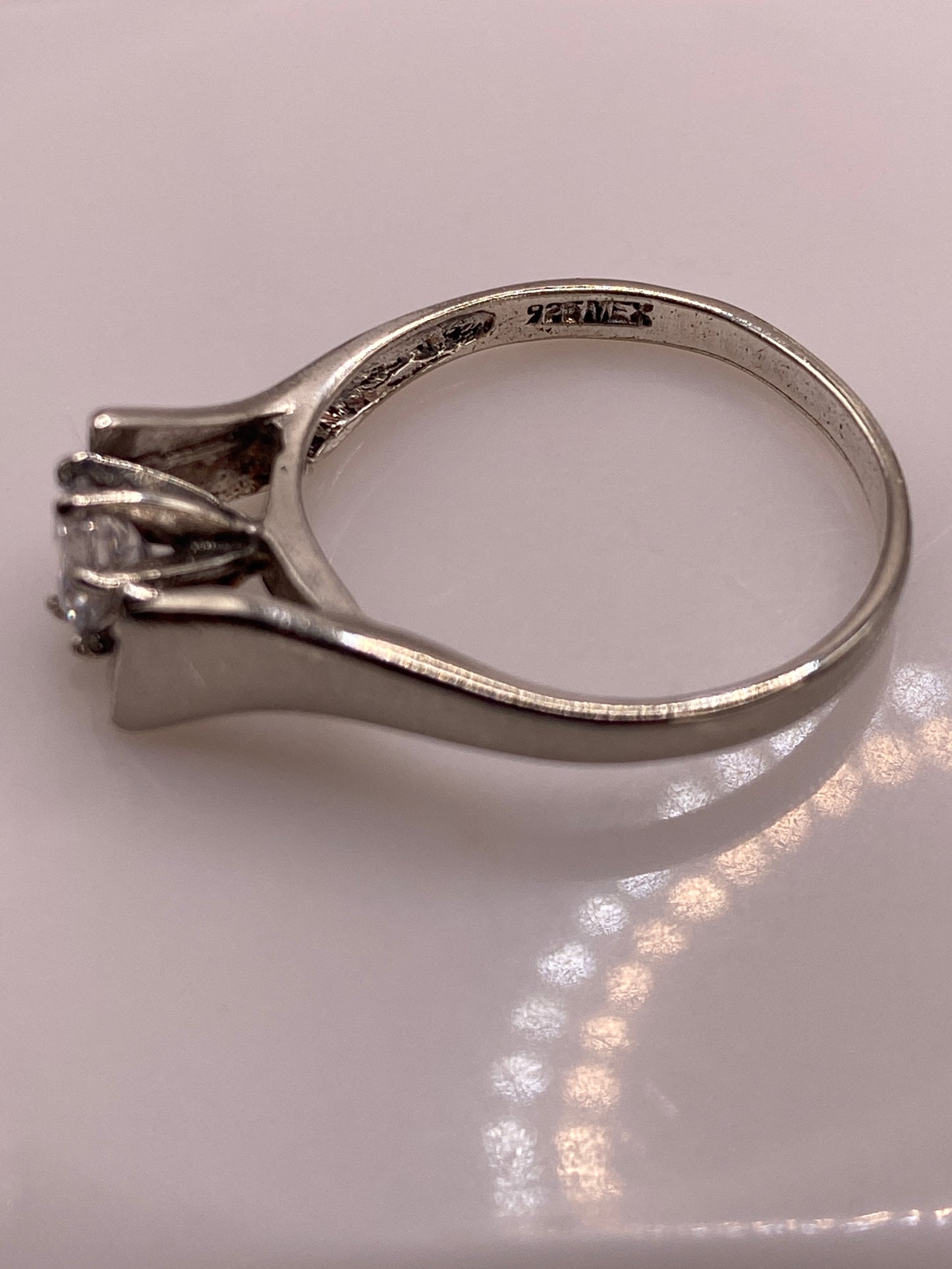 Anillo de Plata Solitario con Circonia Blanca — Elegancia Brillante — foto 6