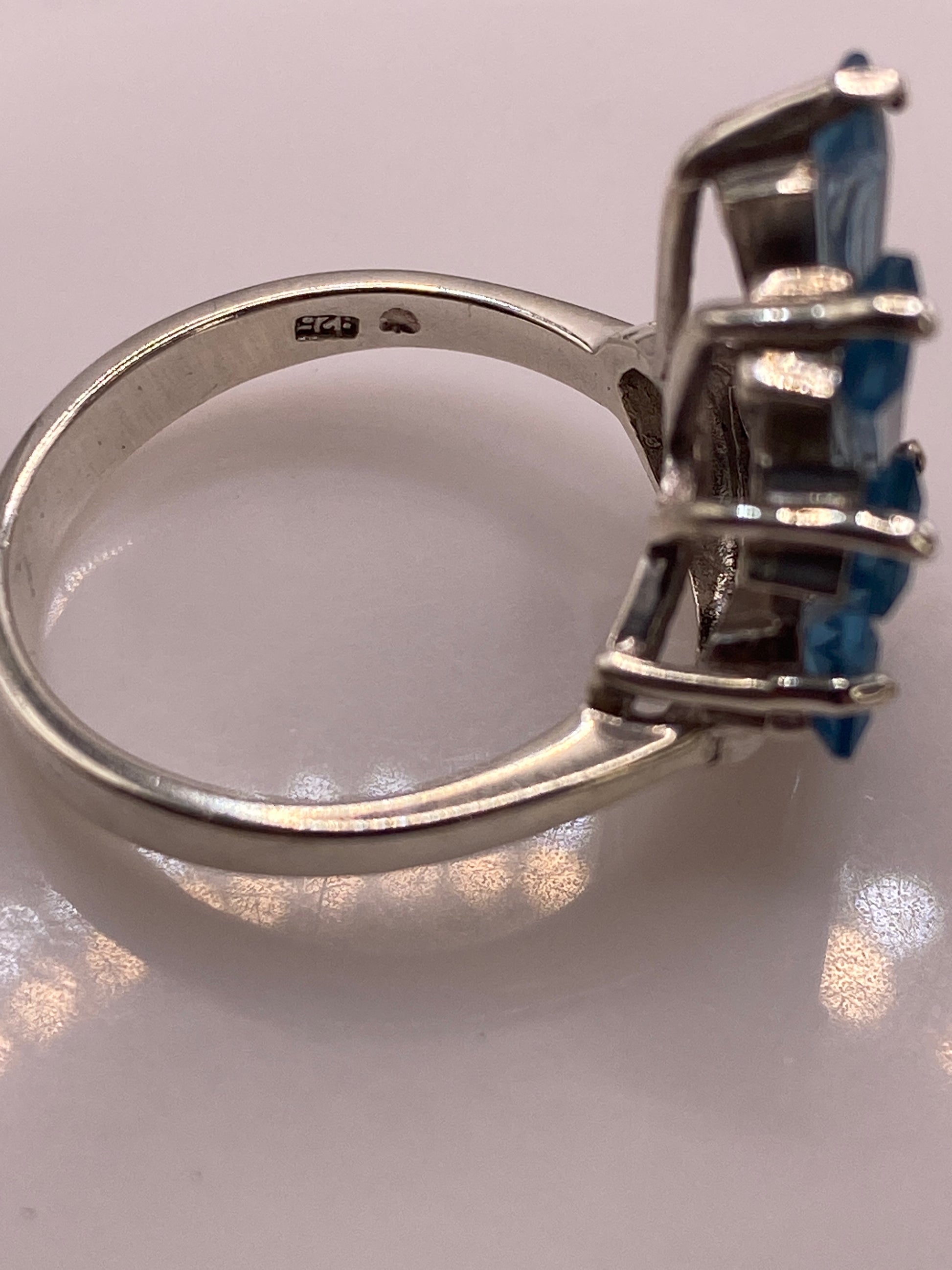 Anillo de Plata Solitario Circonia Azul Cielo — Elegancia Pura — foto 5
