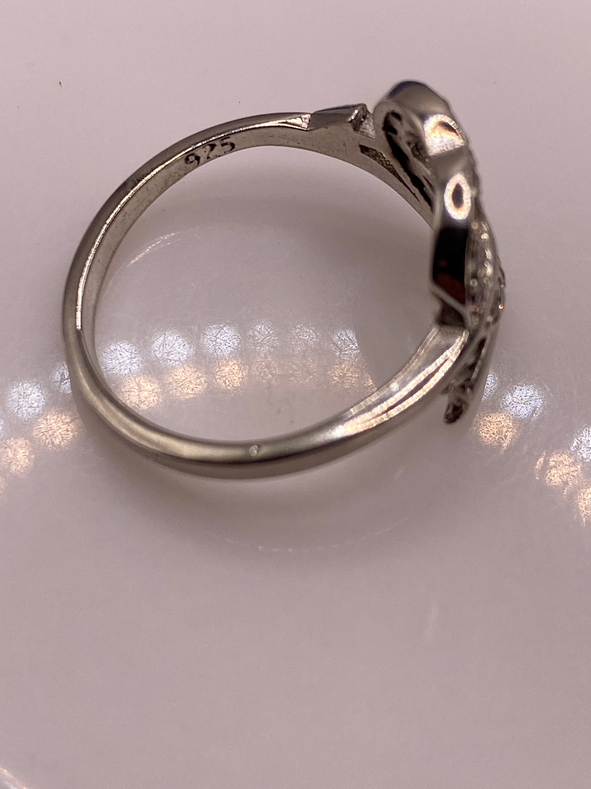 Anillo de Plata Solitario con Circonia Blanca — Elegancia Pura — foto 5