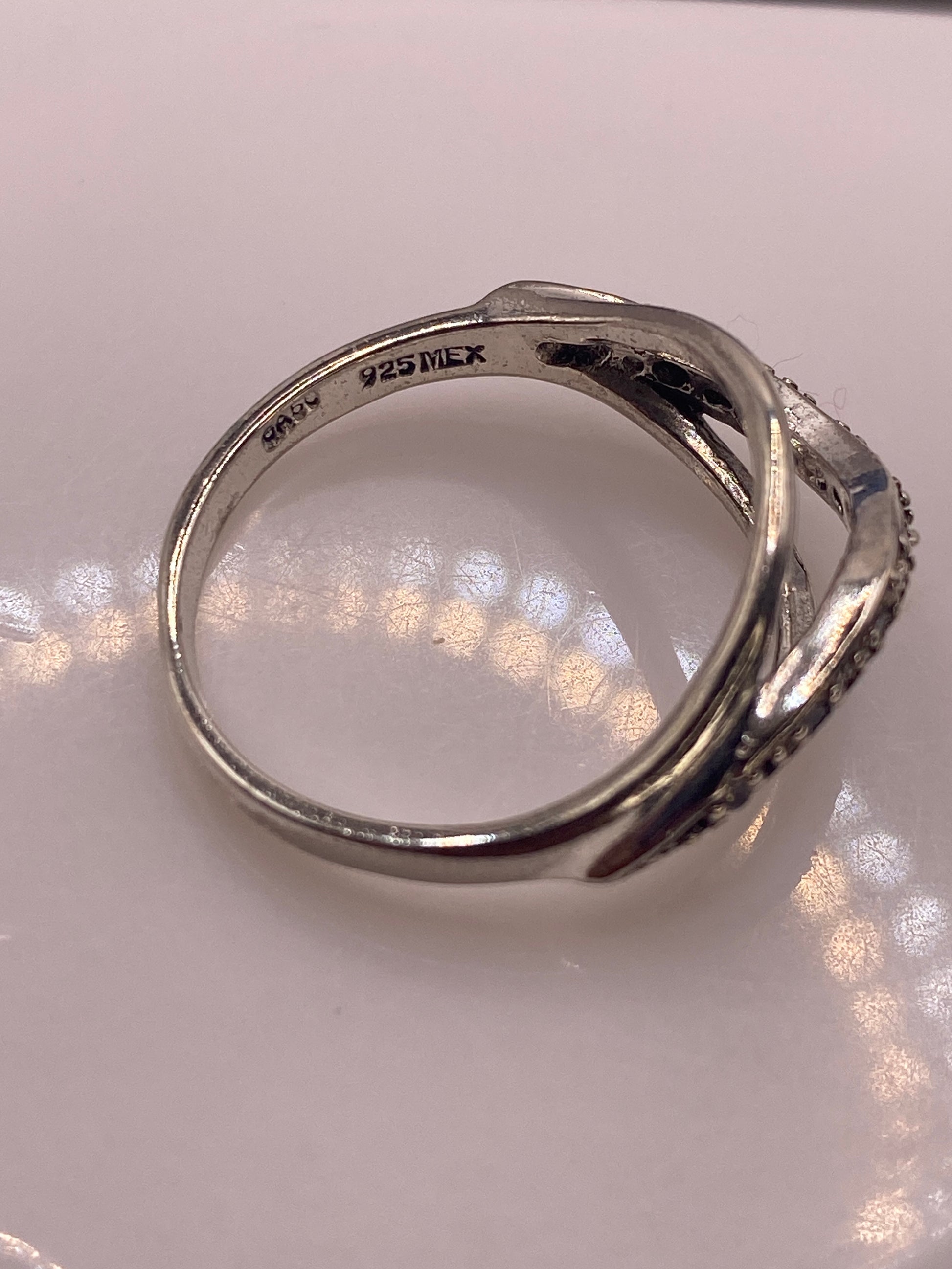 Anillo de Plata Cruzado con Circonia Blanca — Elegancia Solitario — foto 5