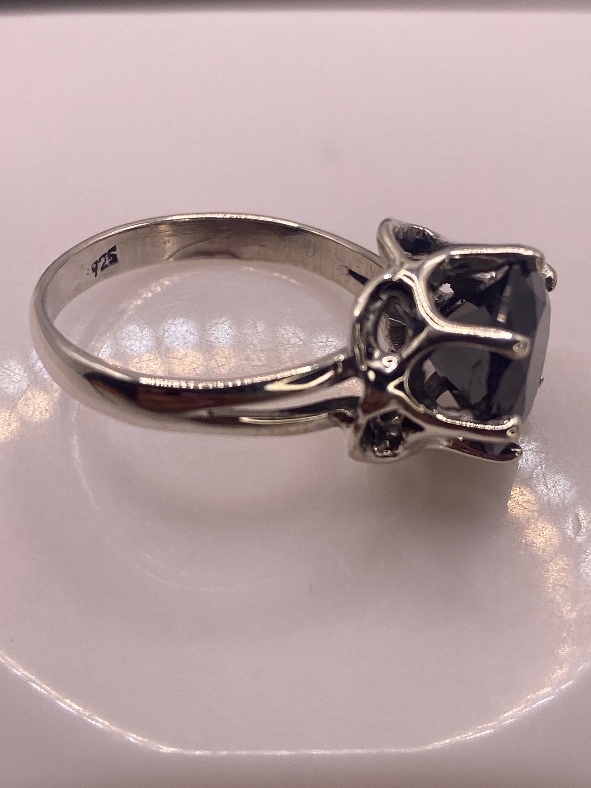 Anillo de Plata Solitario con Circonia Negra — Diseño Clásico — foto 5