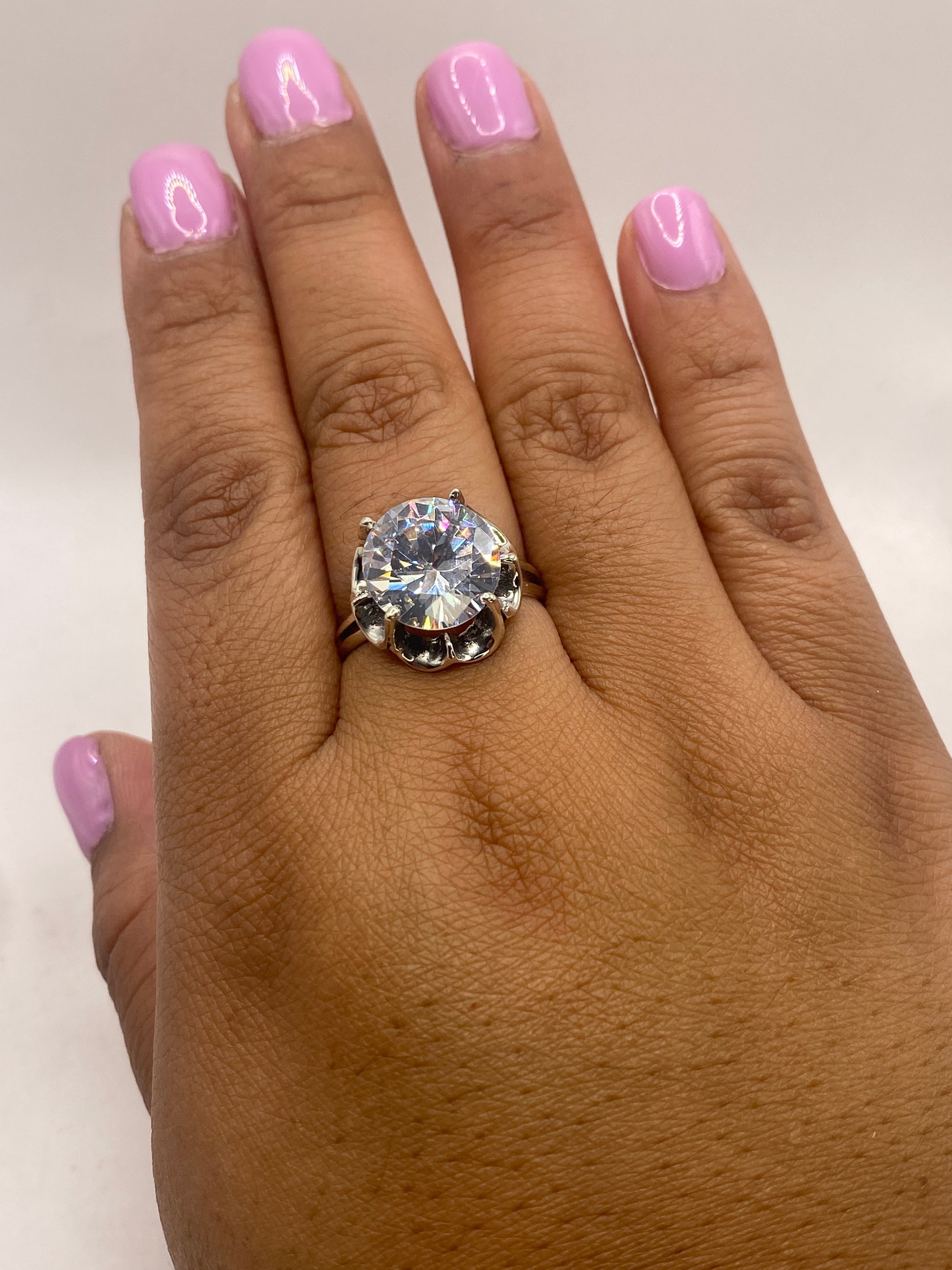 Anillo de plata .925 mostrando el sello MEXICO en la banda interior y peso de 5.3 gramos