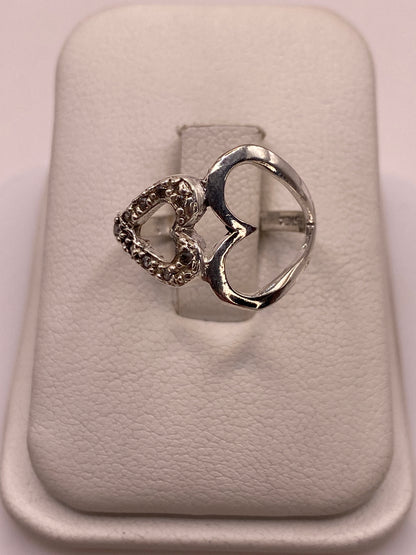 Anillo solitario de plata con circonia blanca engastada a mano en Taxco