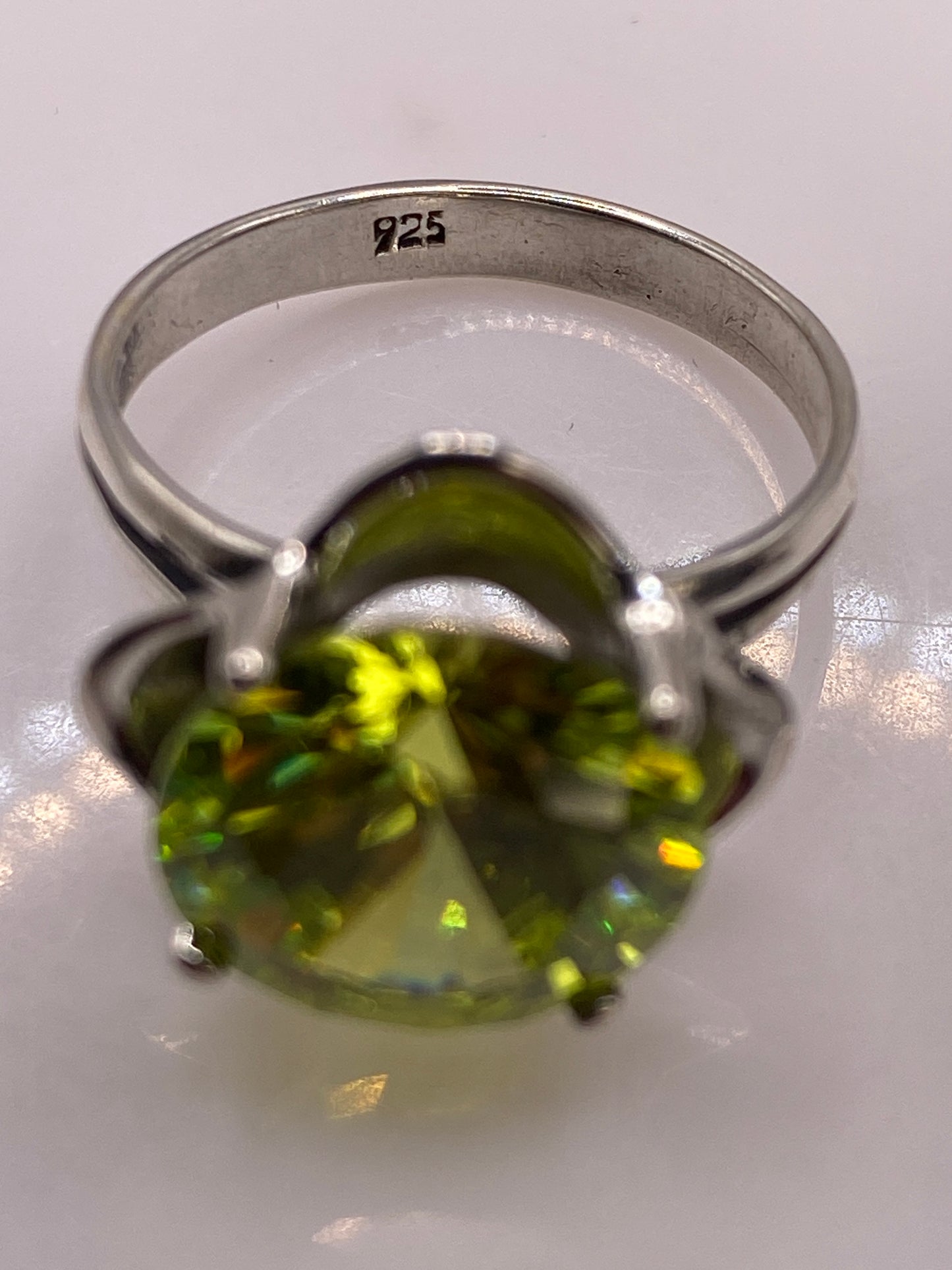 Anillo de Plata Solitario con Circonia Verde Limón — Coctel Brillante — foto 5