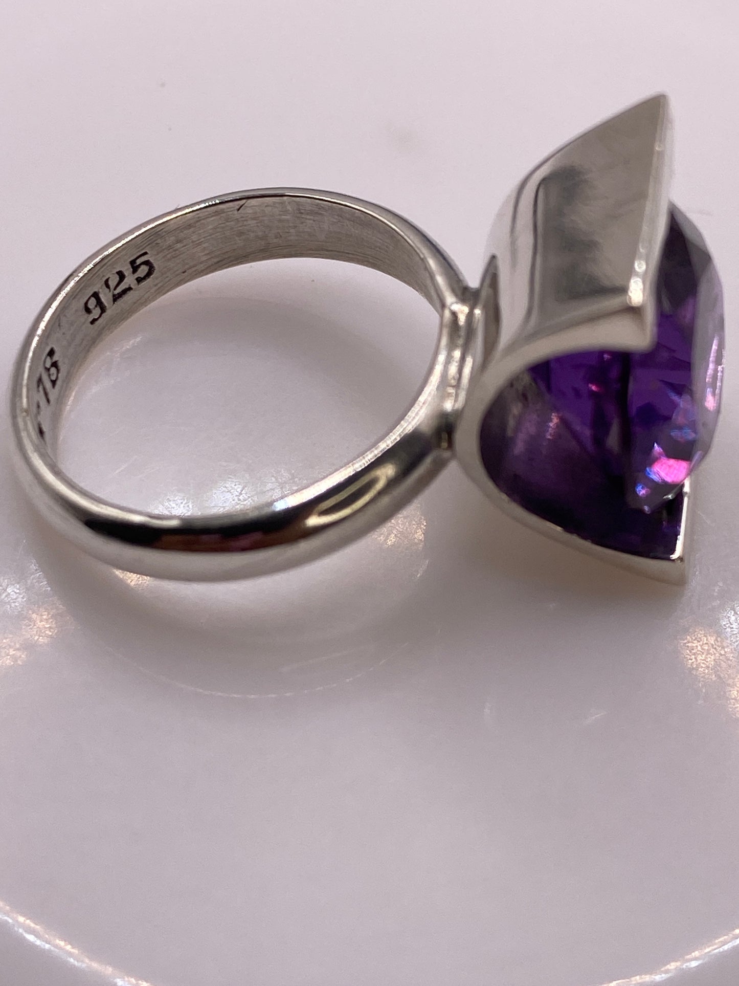 Anillo de Plata Solitario con Circonia Morada — Coctel Elegante — foto 5
