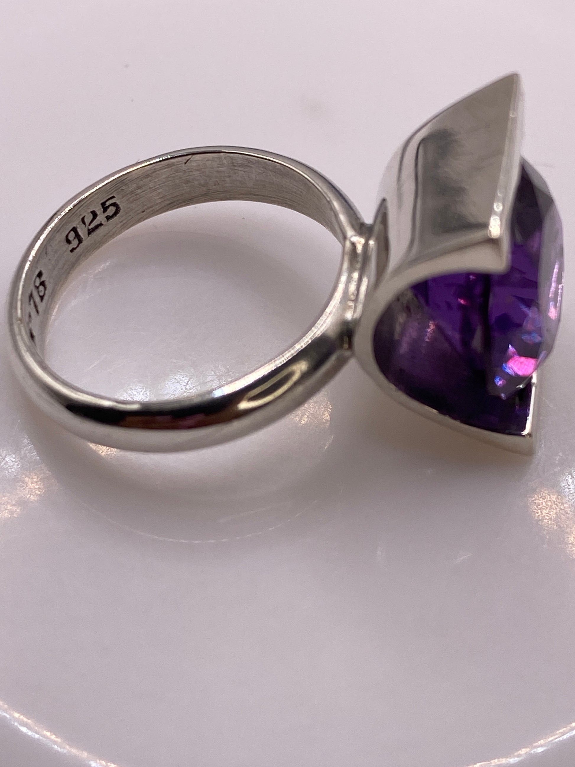 Anillo de Plata Solitario con Circonia Morada — Coctel Elegante — foto 5