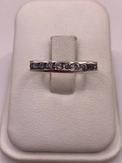 Anillo de plata .925 con circonia blanca en estuche blanco