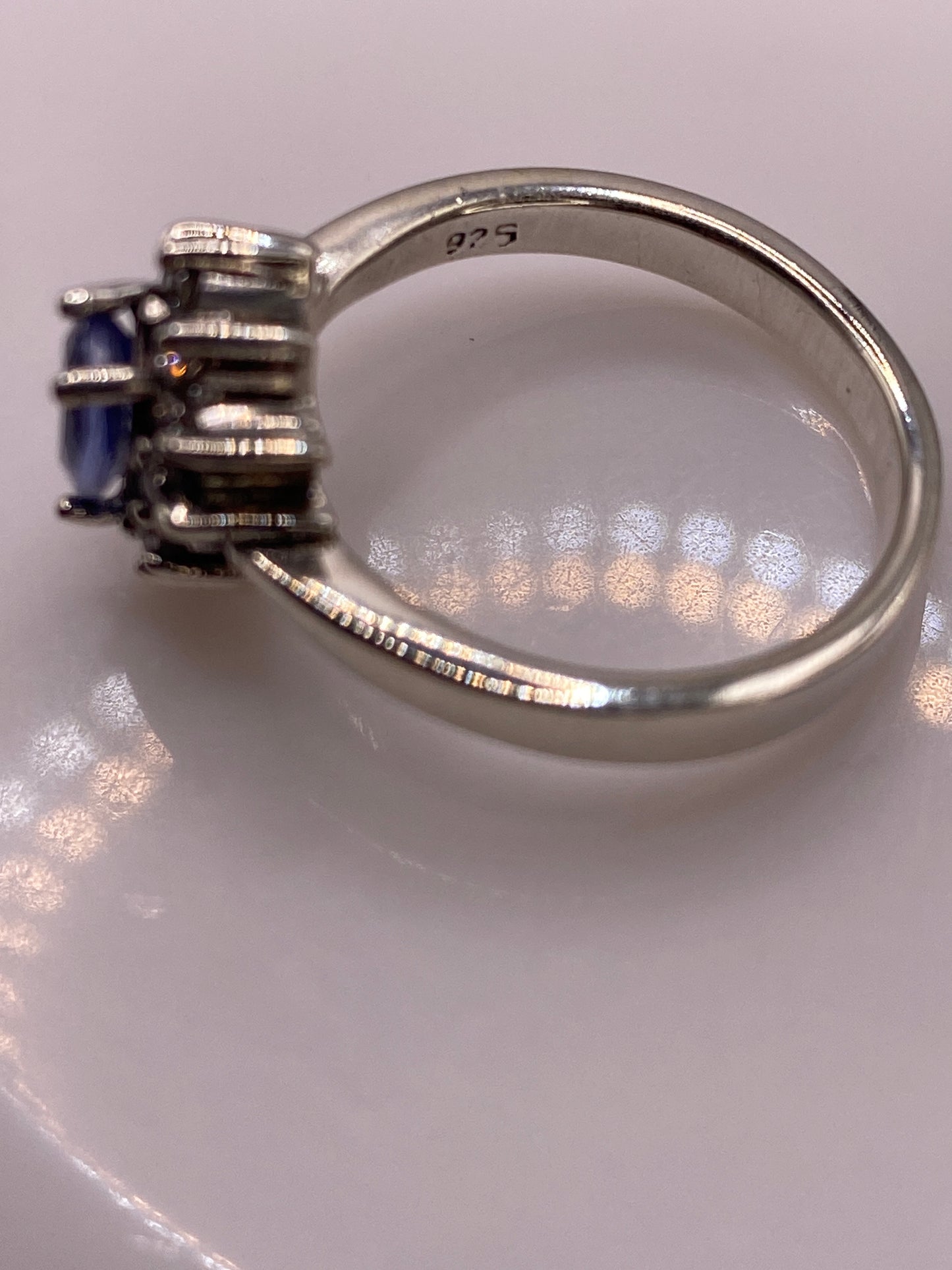 Anillo de Plata Solitario con Circonia Azul — Elegancia Clásica — foto 5