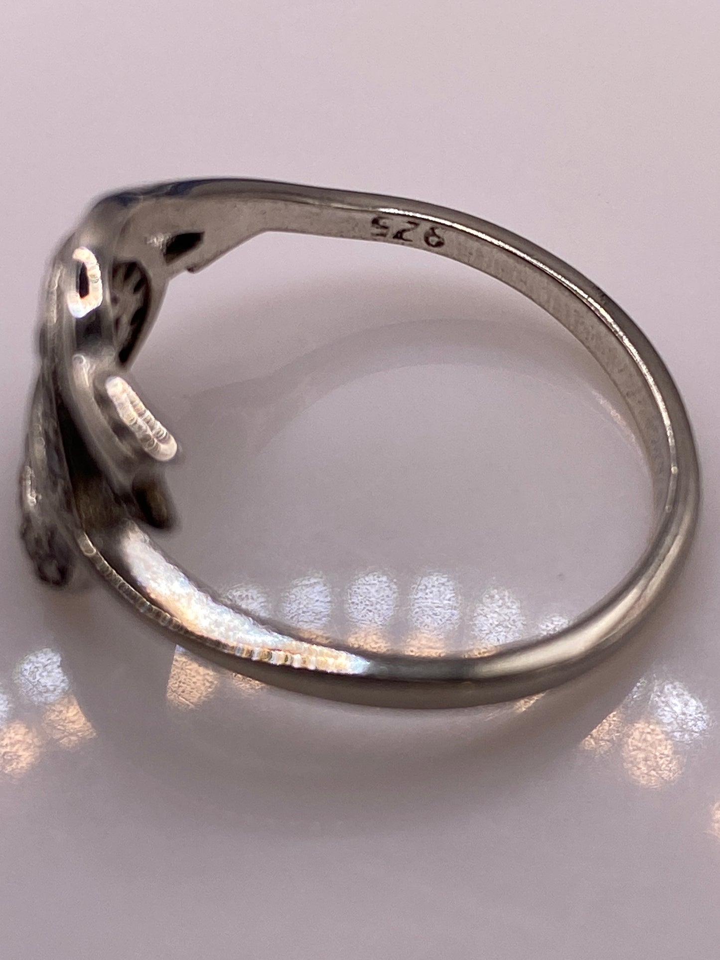 Anillo de Plata Solitario con Circonia Blanca — Elegancia Minimalista — foto 5