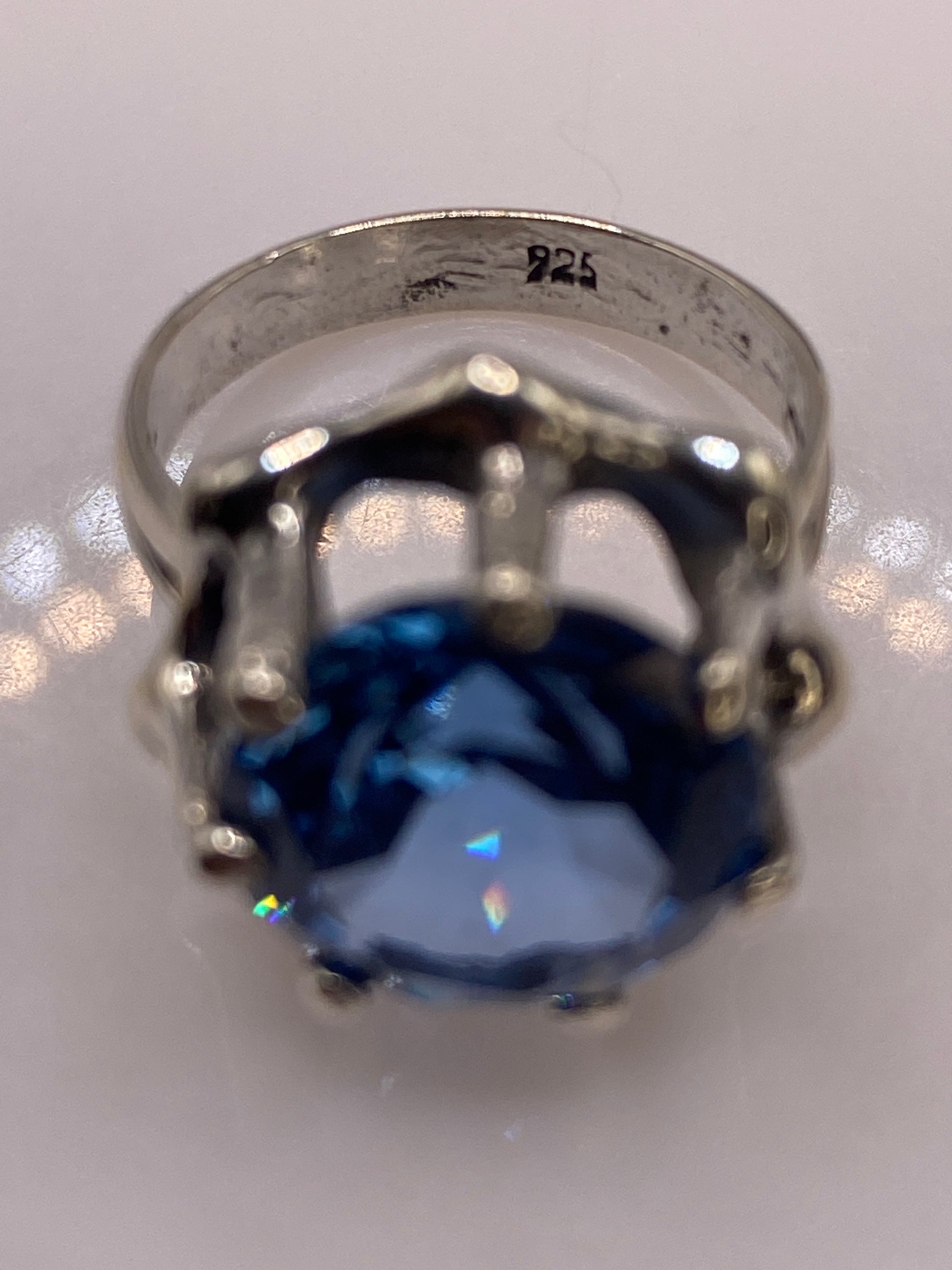 Anillo de Plata Solitario con Circonia Azul — Elegancia Cocktail — foto 5