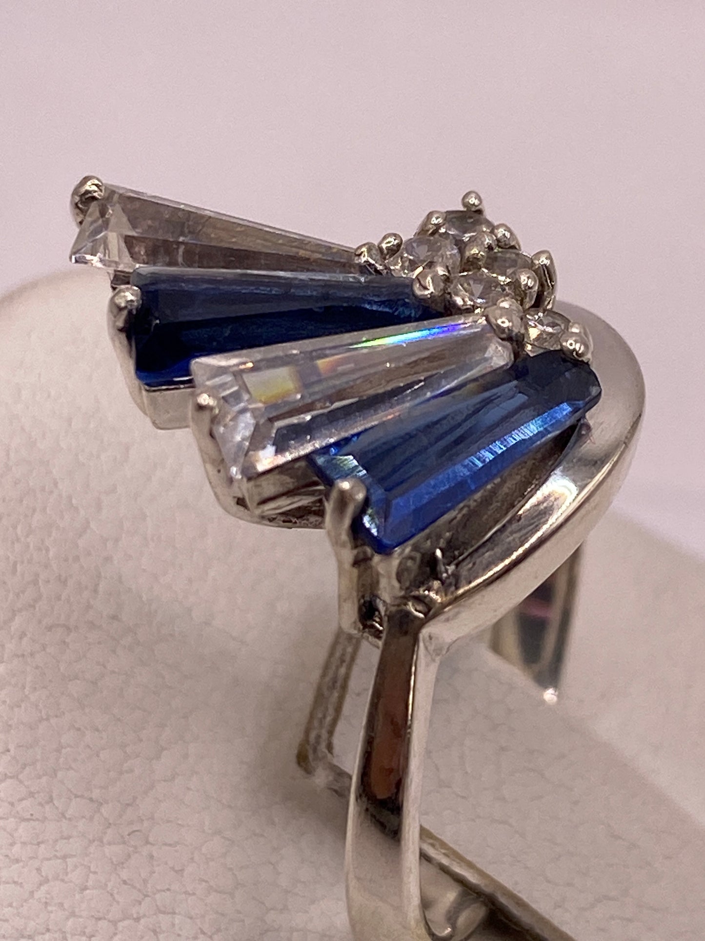 Anillo de Plata Circonia Azul Baguette — Geométrico Moderno — foto 3