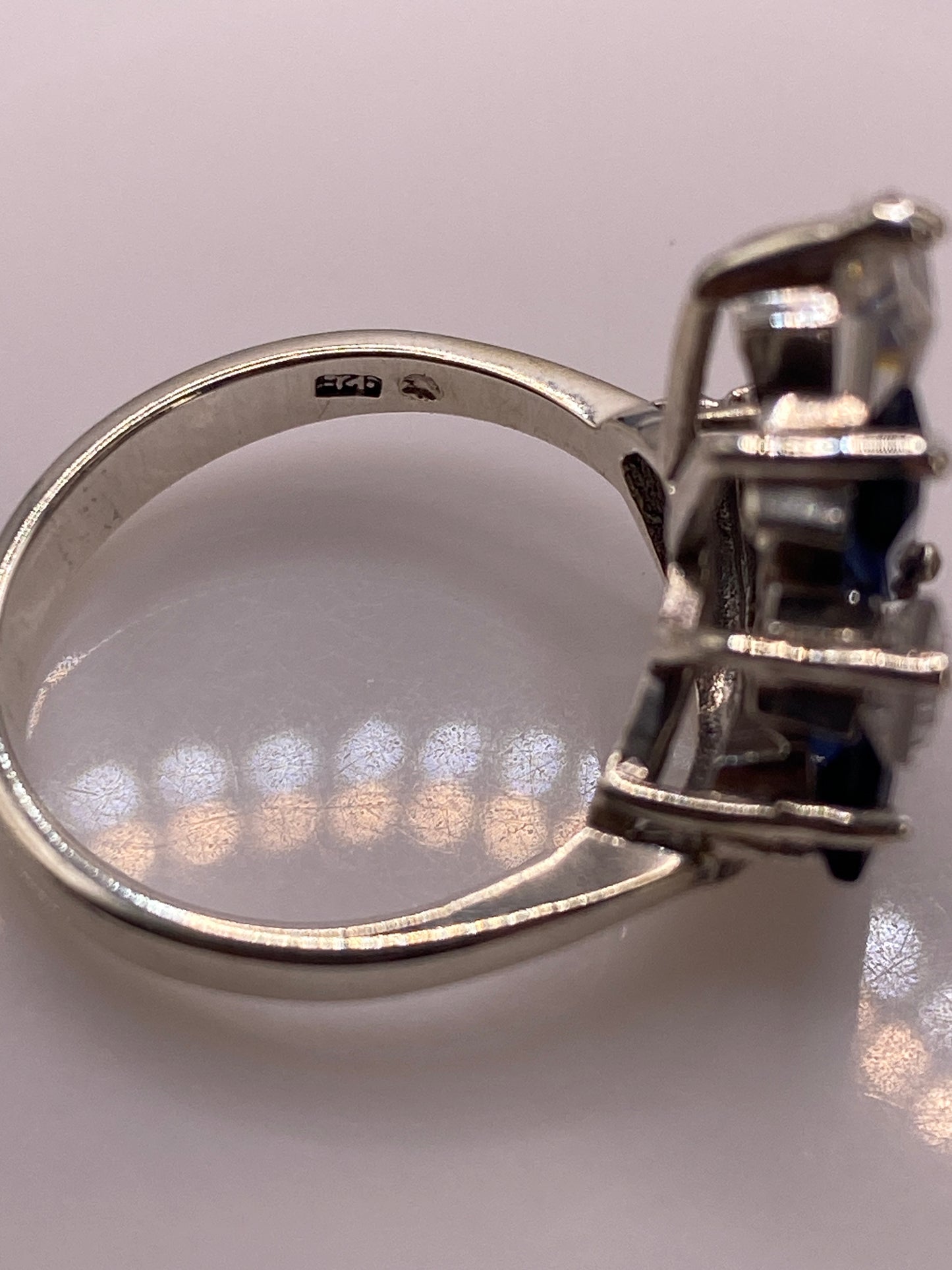 Anillo de Plata Circonia Azul Baguette — Geométrico Moderno — foto 5