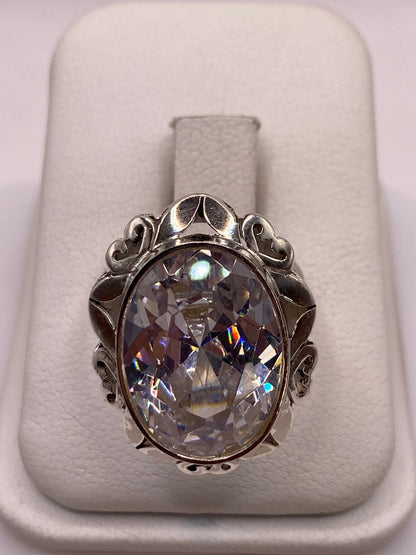 Anillo ajustable de plata con circonia blanca en caja de presentación blanca