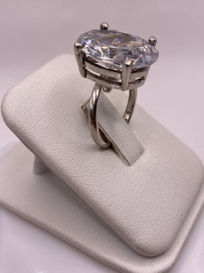 Anillo ajustable de plata .925 con circonia brillante, detalle lateral