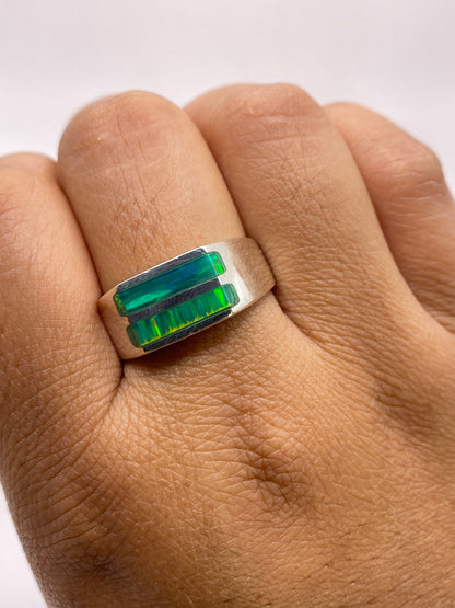 Anillo sobre fondo blanco con sello 925 MEXICO visible en la banda interior