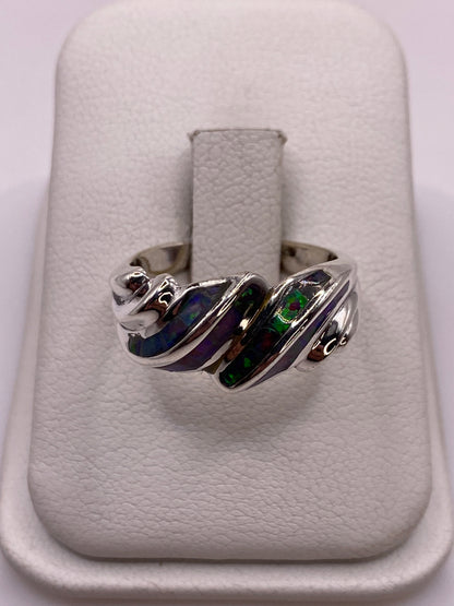 Anillo de plata .950 con ópalo de fuego multicolor en estuche blanco