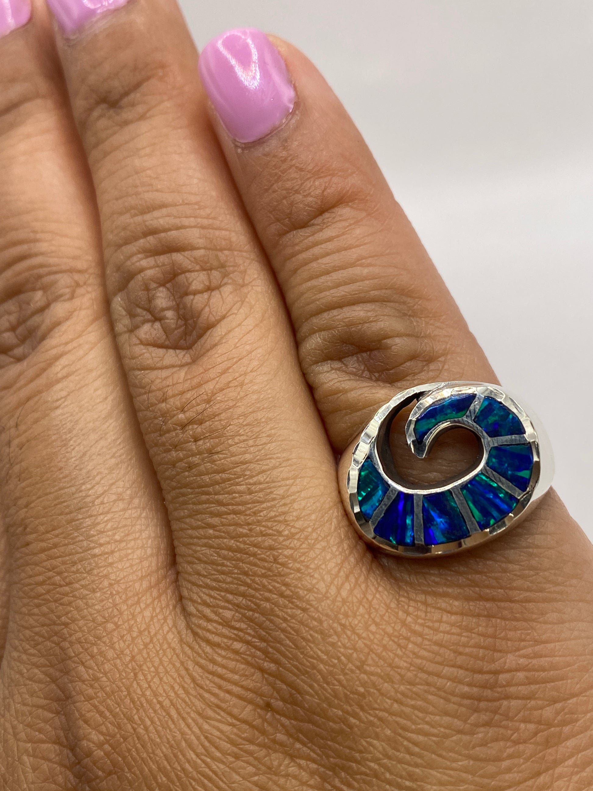 Sello 950 en la banda interior del anillo de ópalo de fuego hecho en Taxco