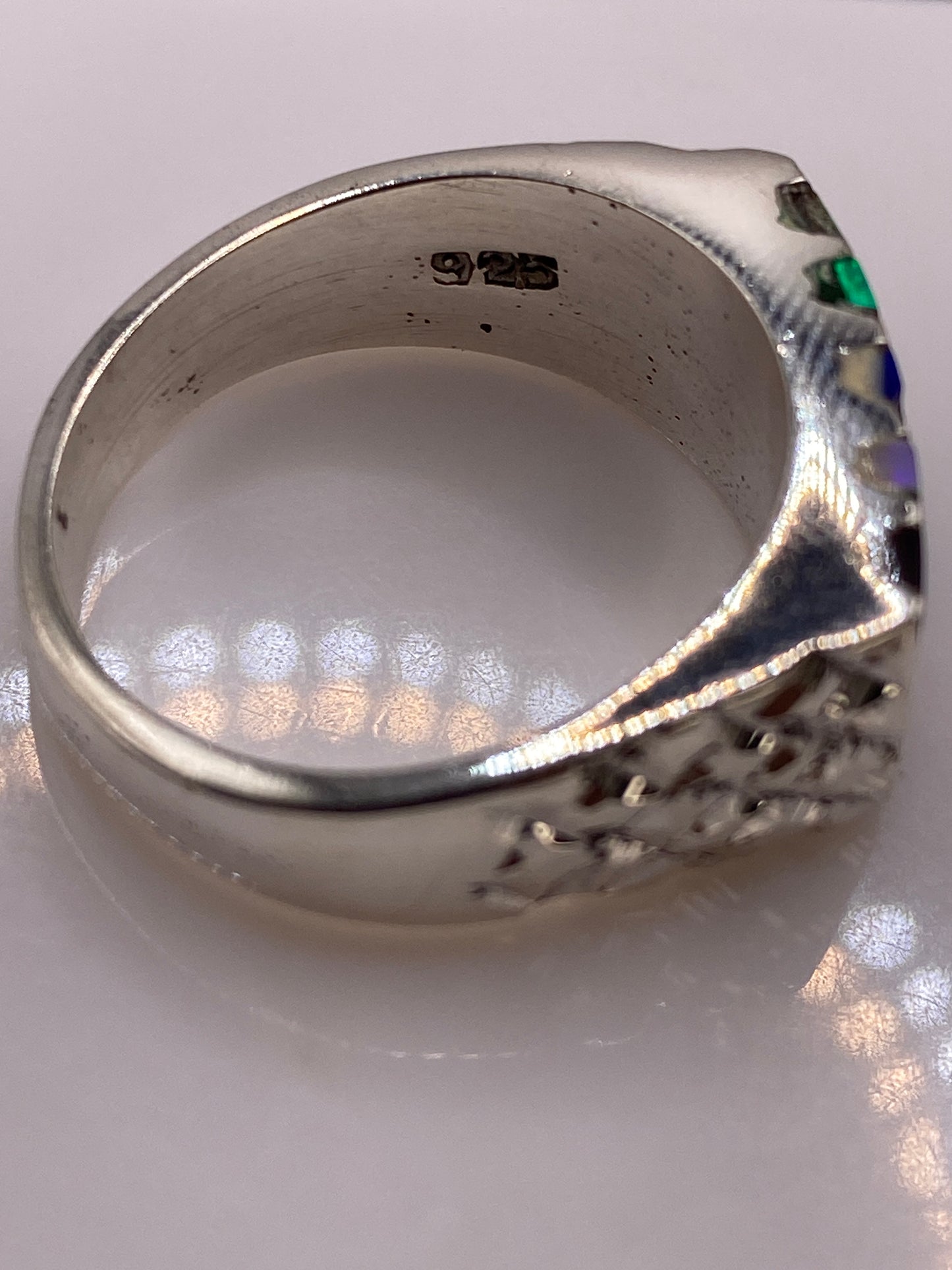 Anillo de Plata Ópalo de Fuego Multicolor — Banda Martillada — foto 5