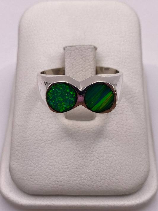 Anillo de plata .950 con ópalo de fuego verde brillante, vista superior
