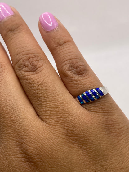 Anillo con sello .925 MEXICO visible en el interior de la banda