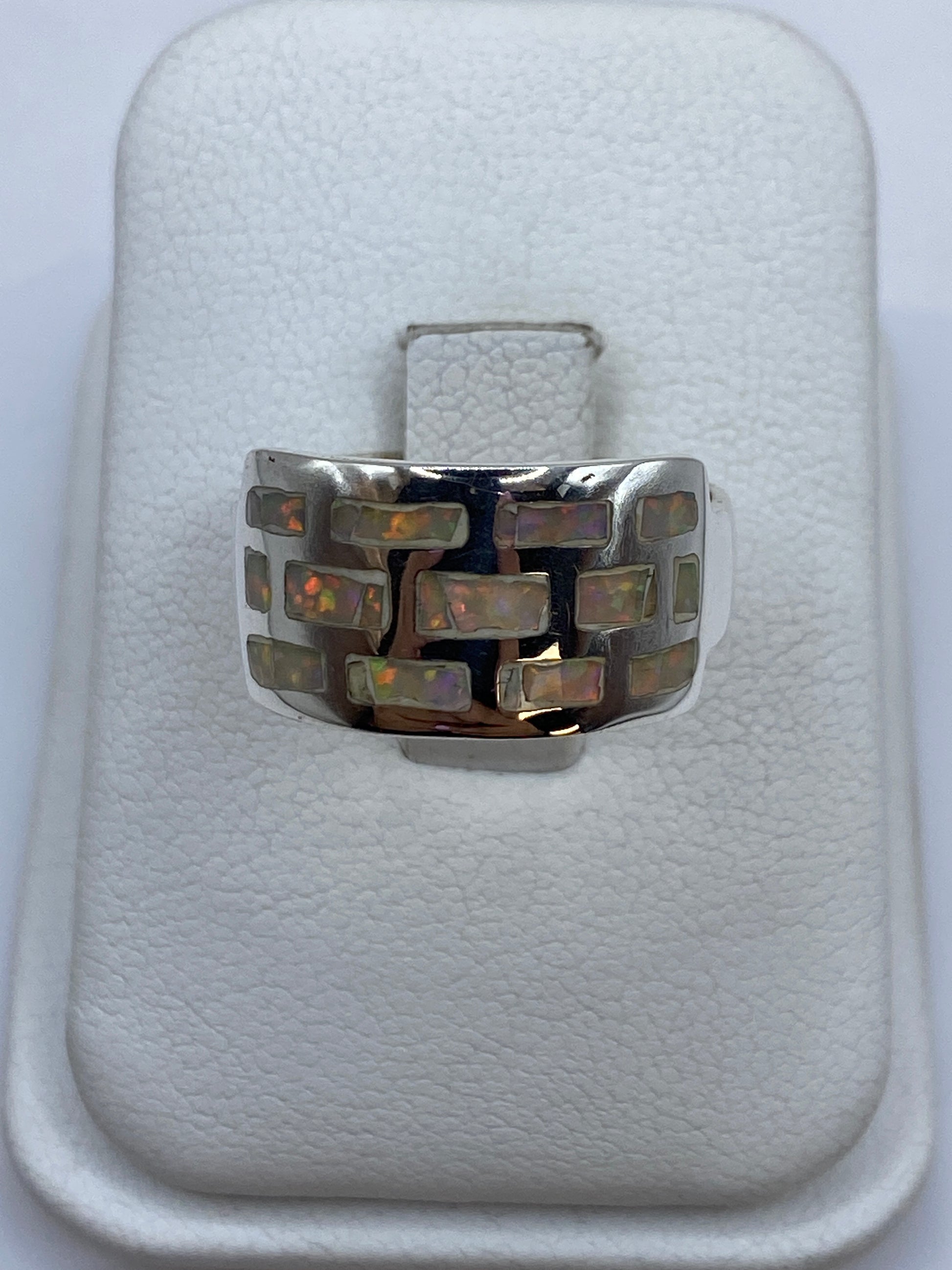 Anillo de plata .950 con ópalo de fuego multicolor en estuche