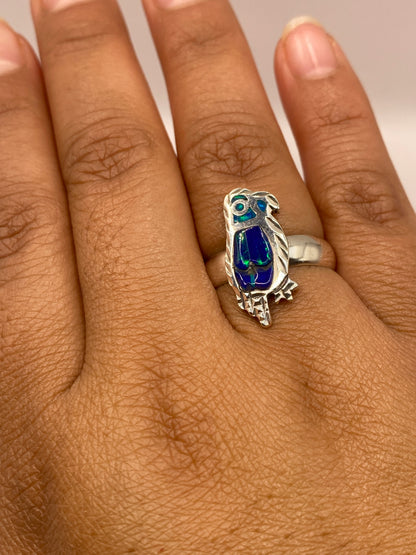 Anillo sobre fondo blanco evidenciando el sello 950 de autenticidad