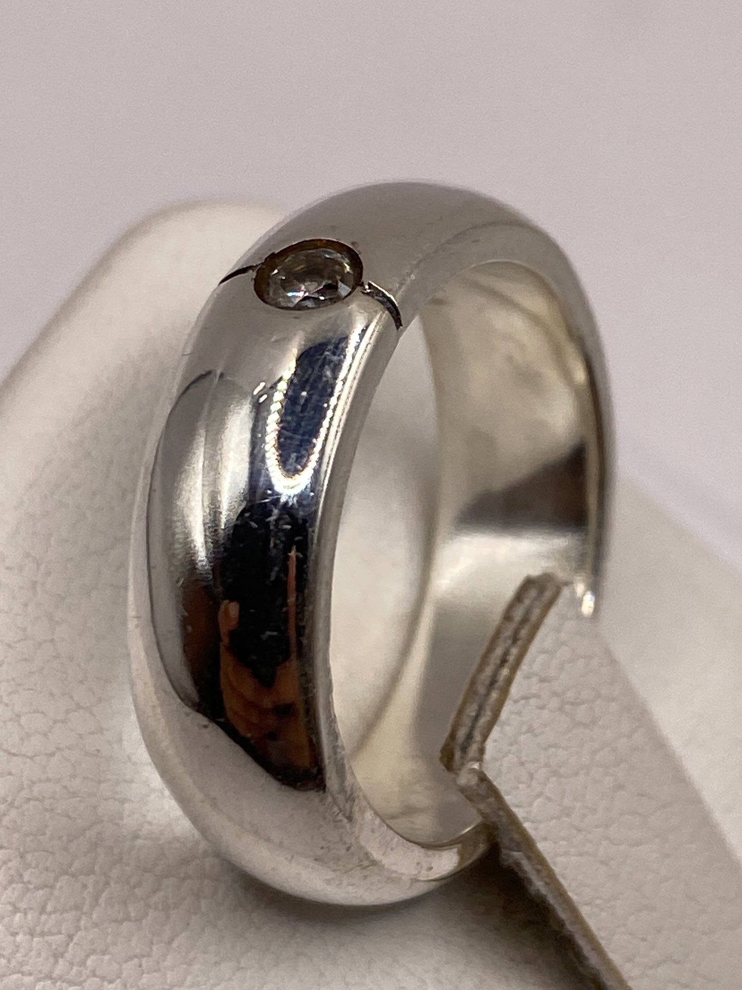 Perfil del anillo de 8 mm de ancho en plata pulida de Taxco