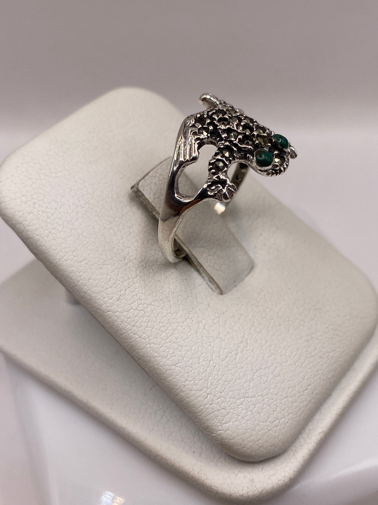 Anillo de Plata con Malaquita — Rostro Artesanal Prehispánico — foto 2
