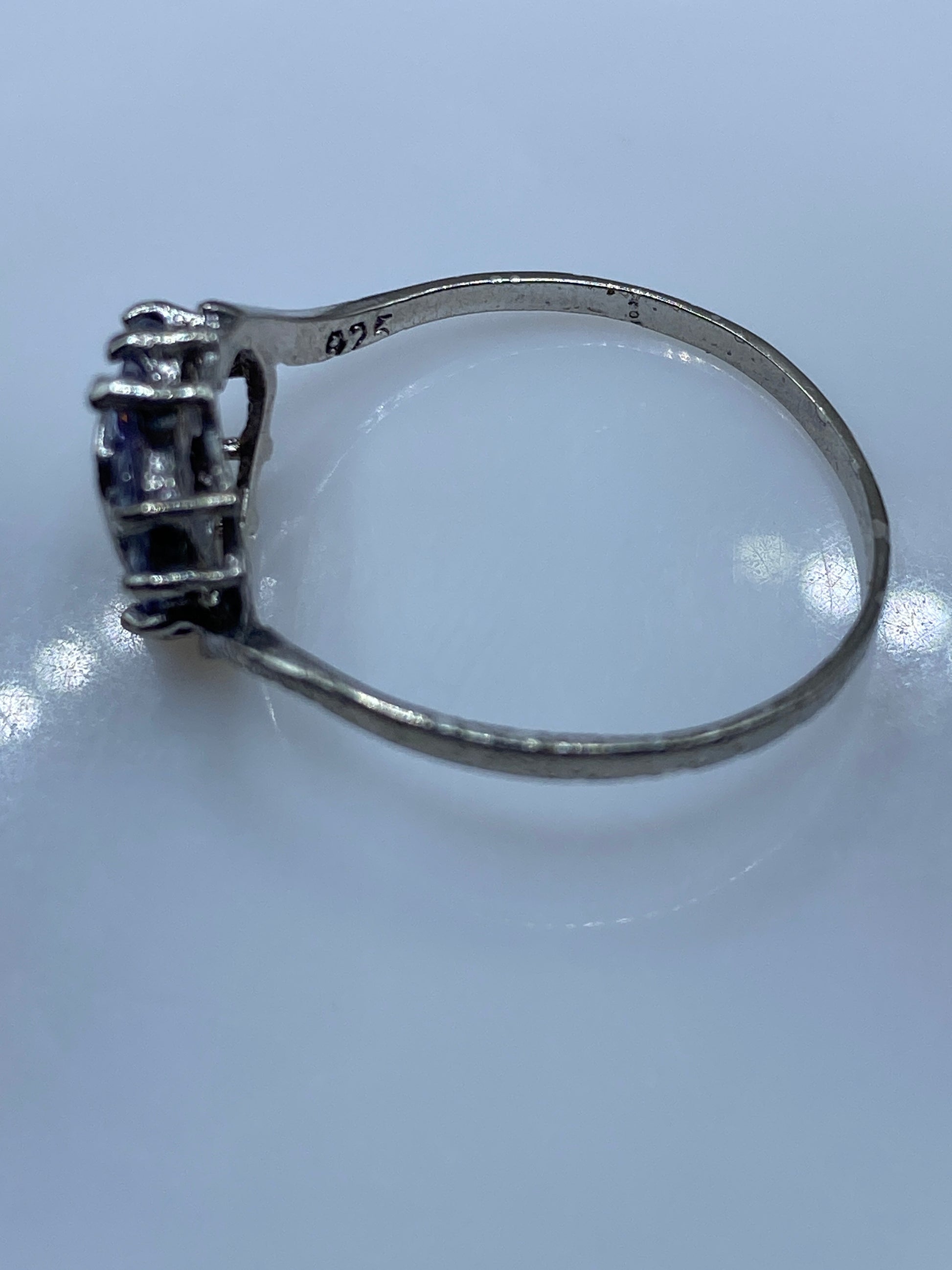 Anillo de Plata Solitario Circonia Morada — Elegancia Minimalista — foto 5