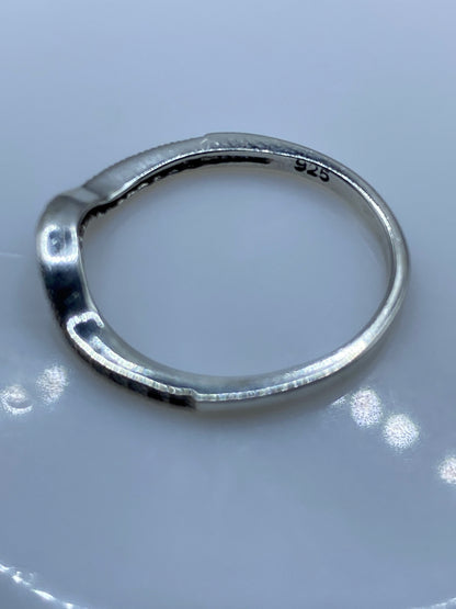 Anillo de Plata Curva con Circonia Blanca — Minimalista — foto 5