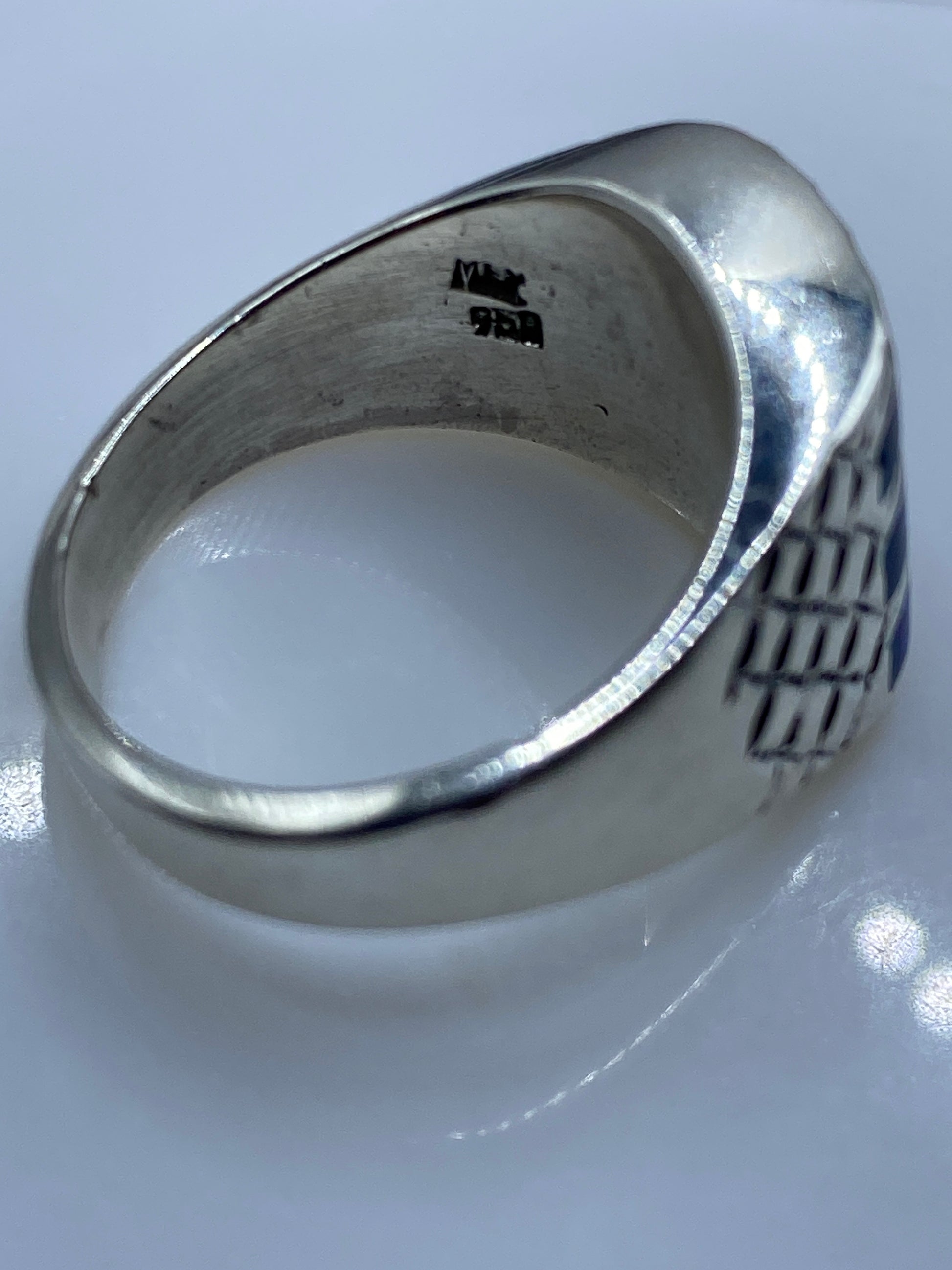 Anillo de Plata .950 Ópalo de Fuego Azul — Hombre Texturizado — foto 5
