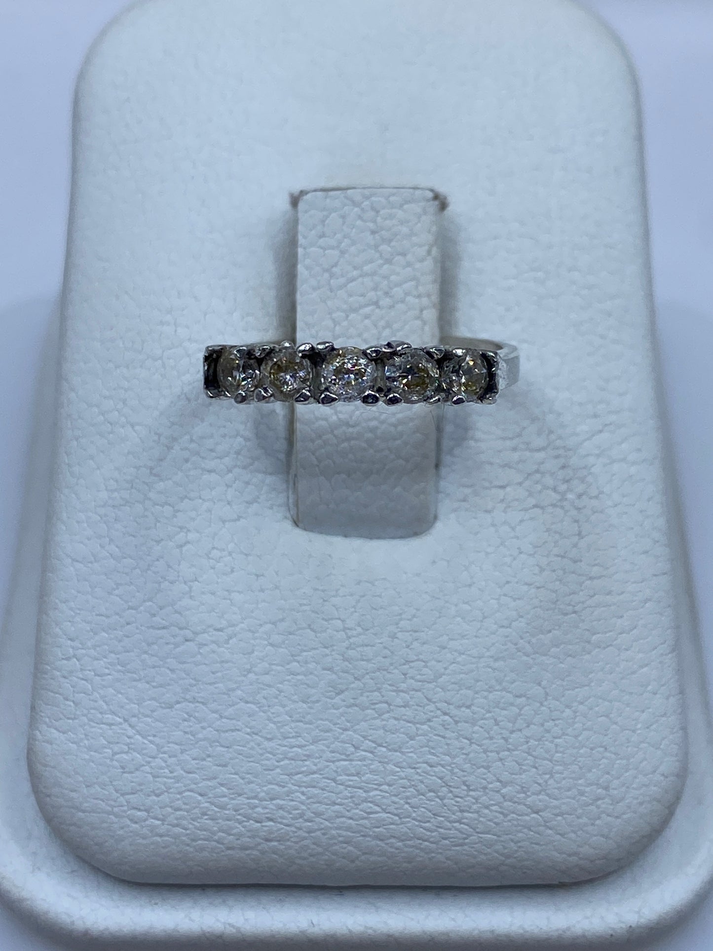 Anillo de plata .925 con circonias multicolor en estuche blanco