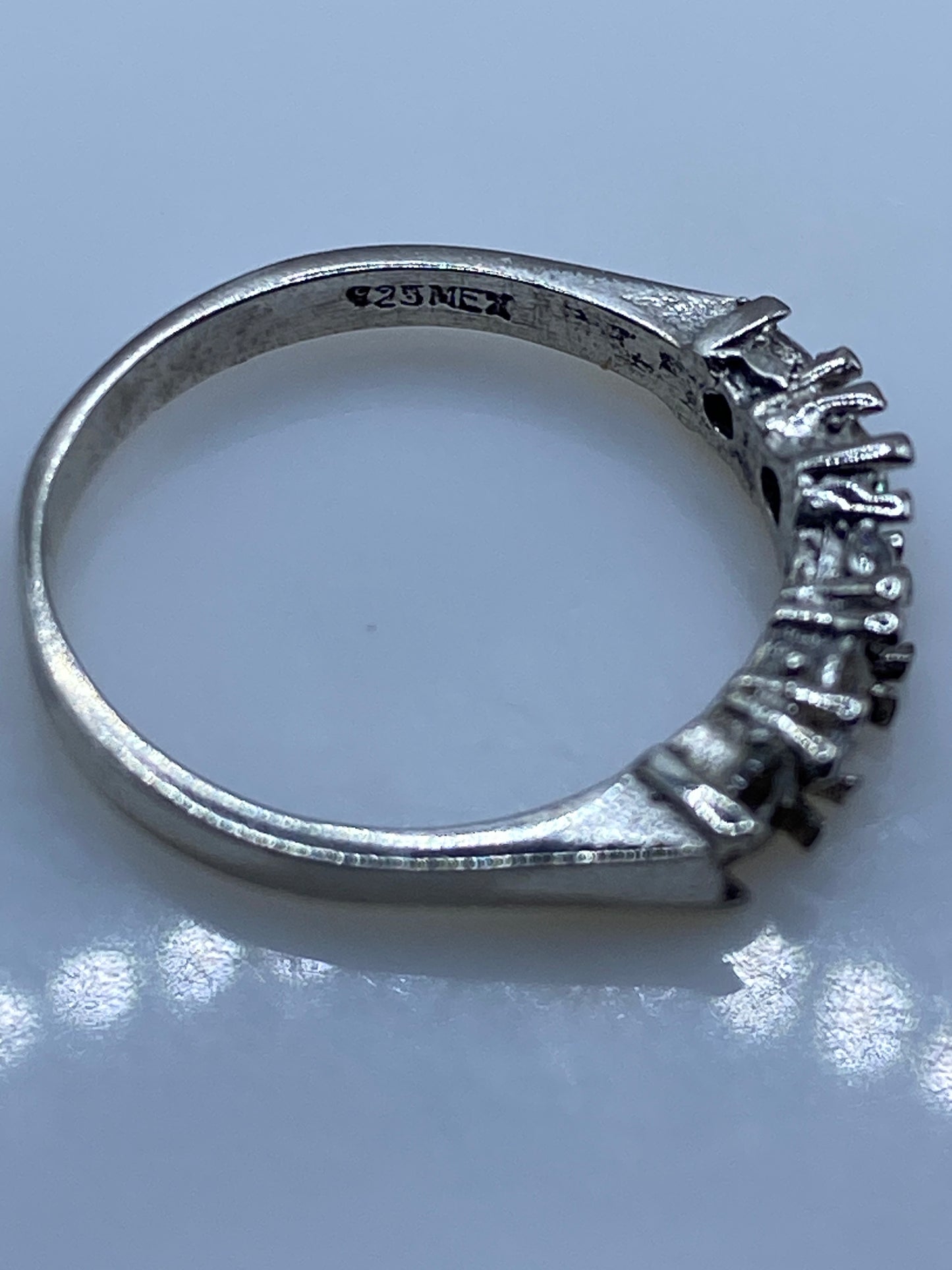Anillo de Plata con Circonias Multicolor — Delicado Solitario — foto 5