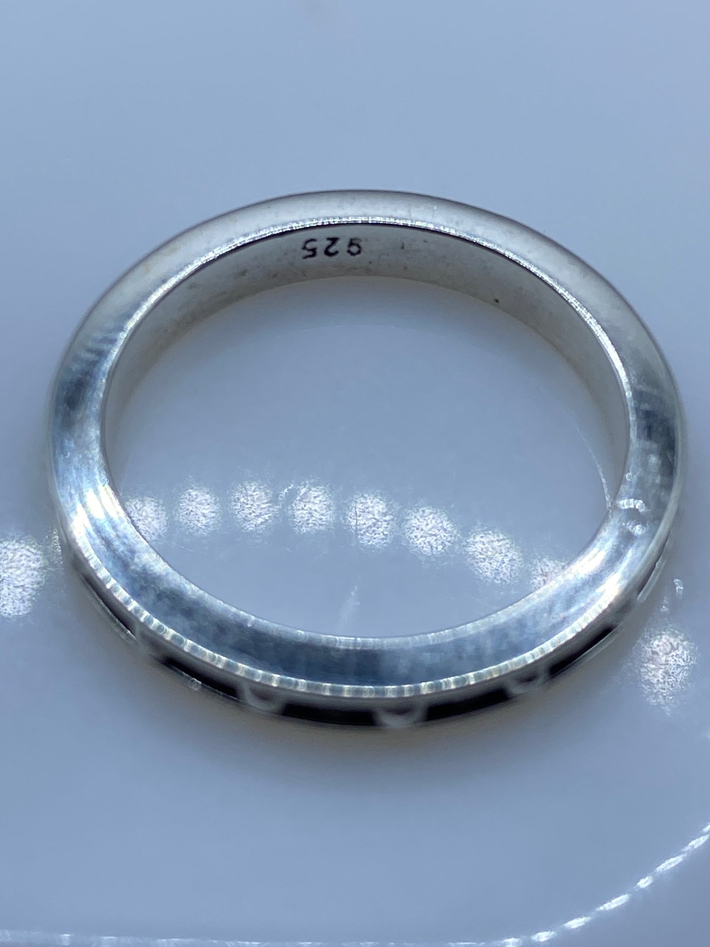 Anillo de Plata Banda con Circonias Blancas y Oscuras — foto 5