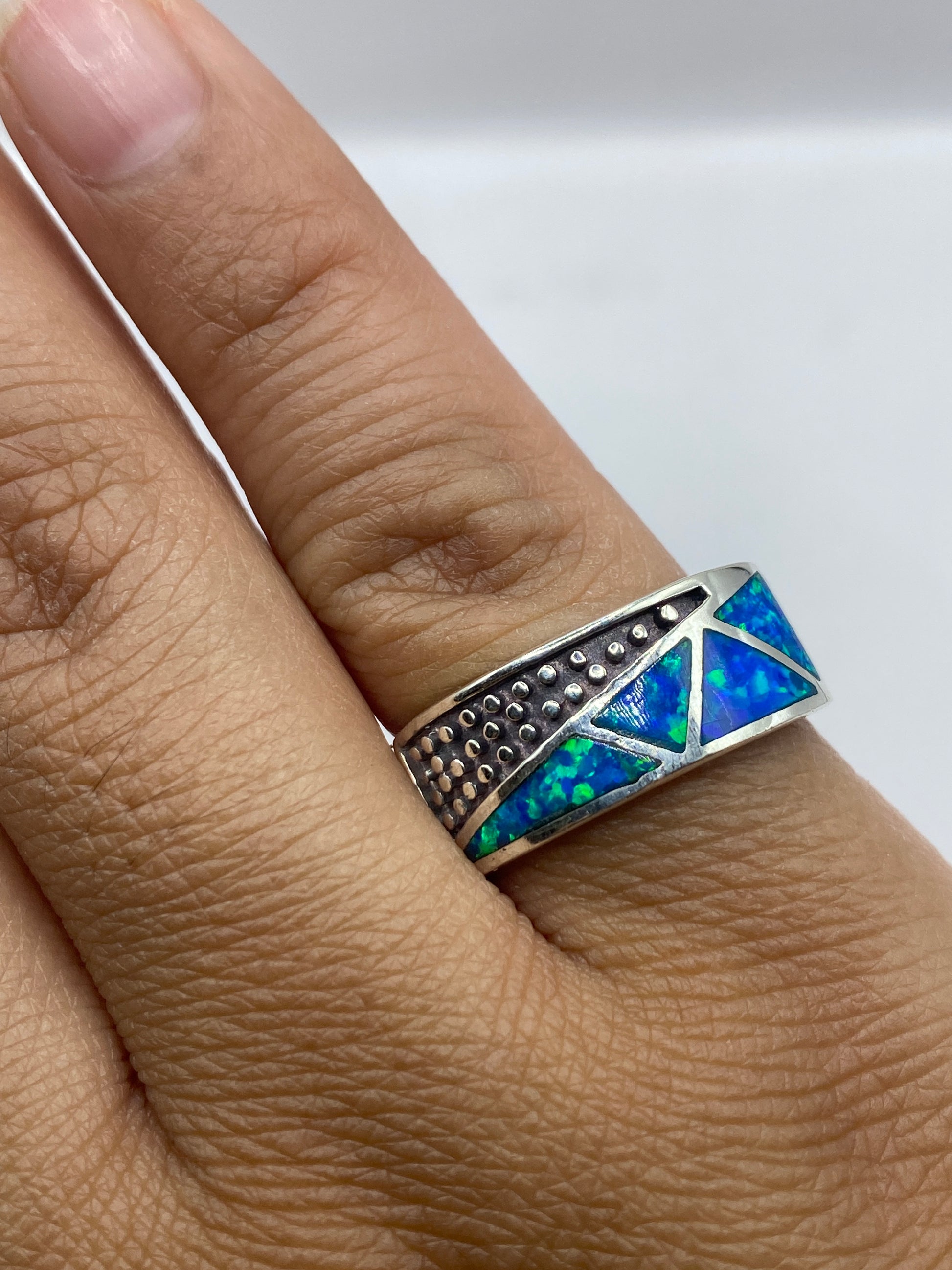 Sello 950 MEXICO en la banda interna del anillo artesanal
