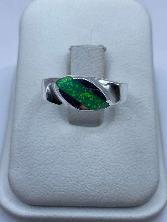 Anillo de plata .950 con ópalo de fuego verde limón en estuche